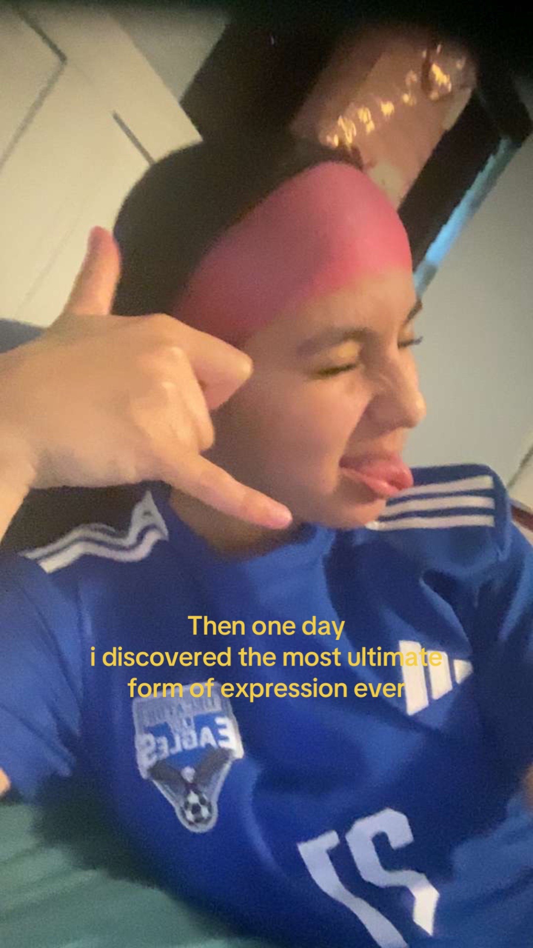 @•••