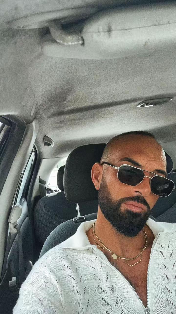 @Nik.C83