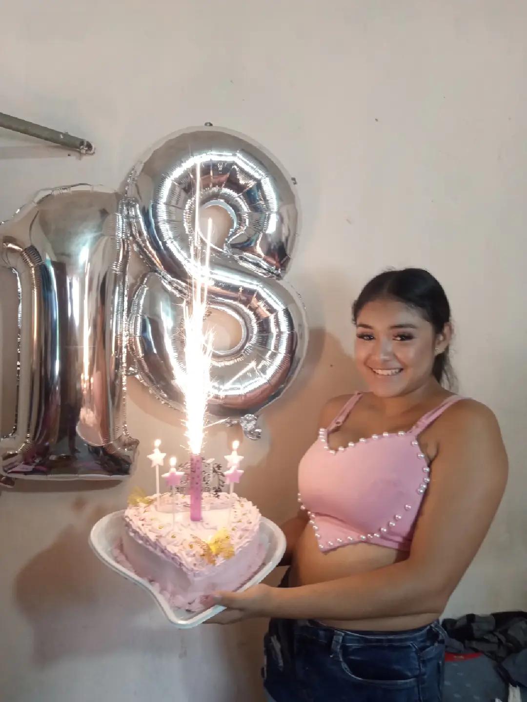 @Hernández