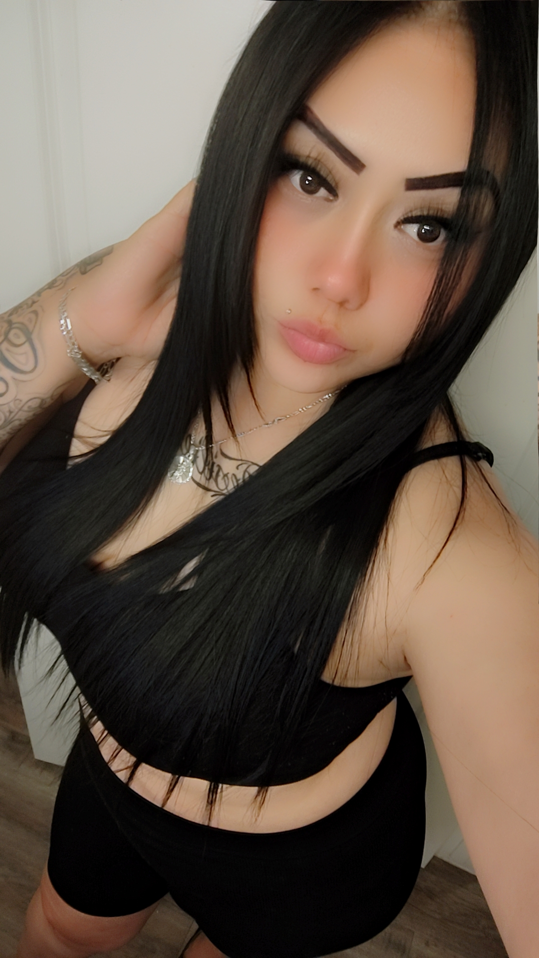 @ᥫ᭡ika🪬🪷