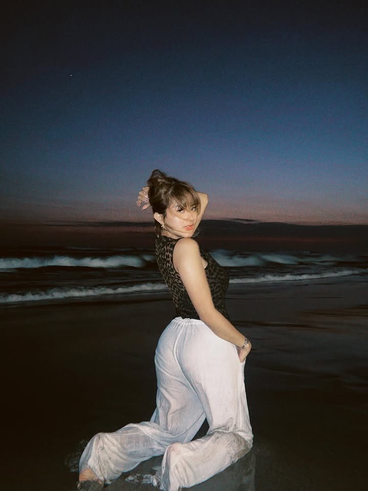 @￴