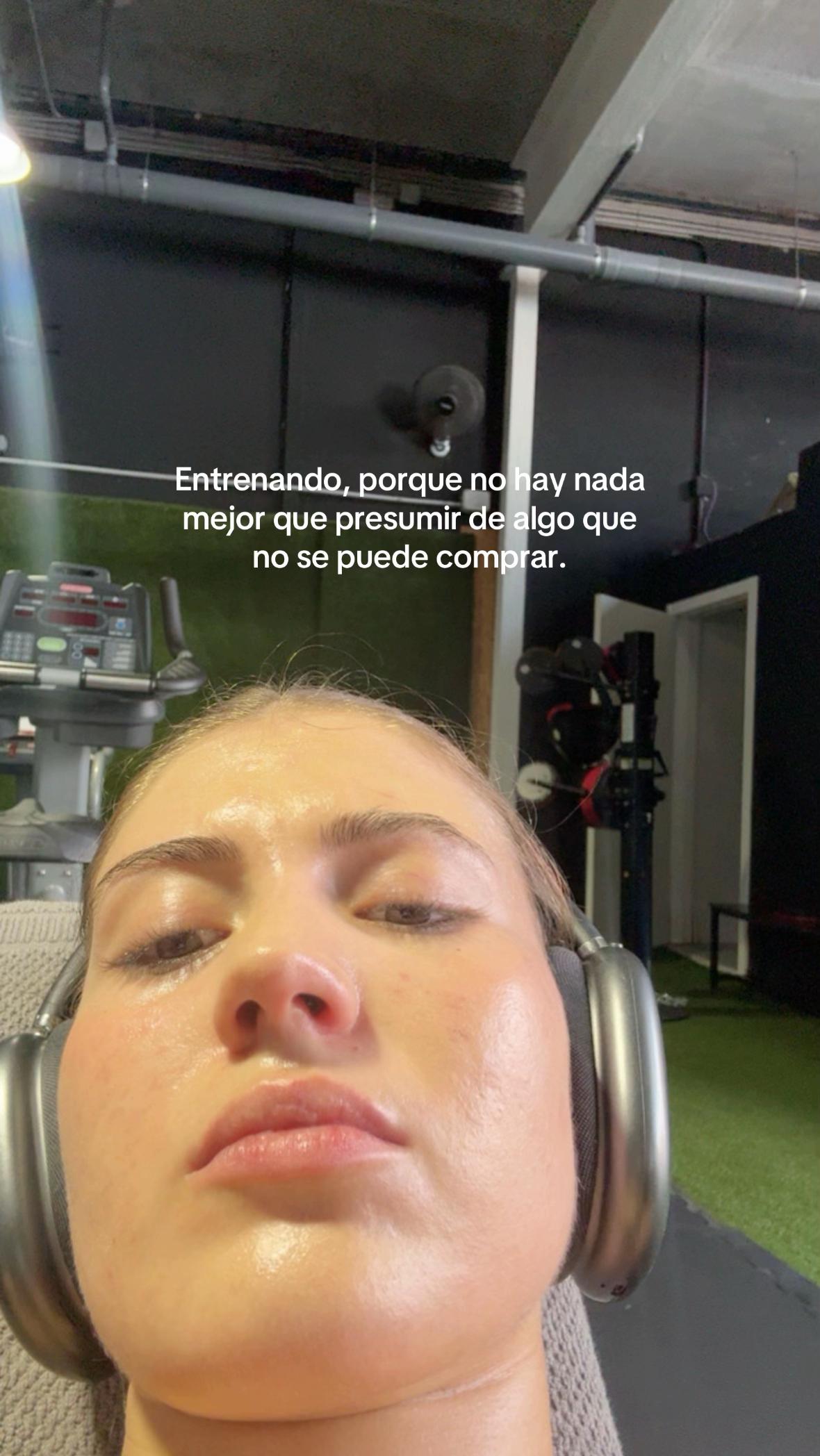 @zoeegomeezz_
