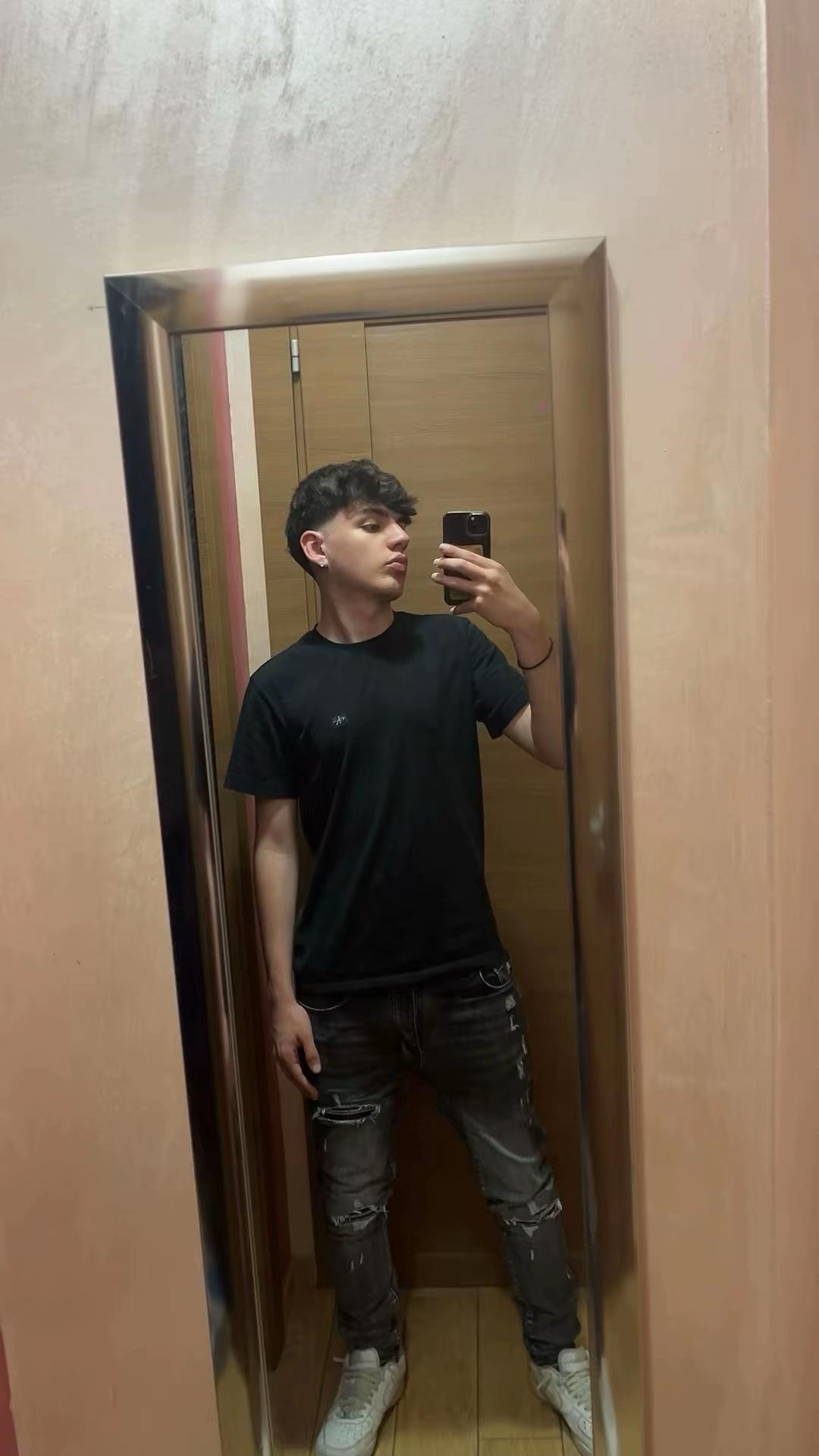 @danielll