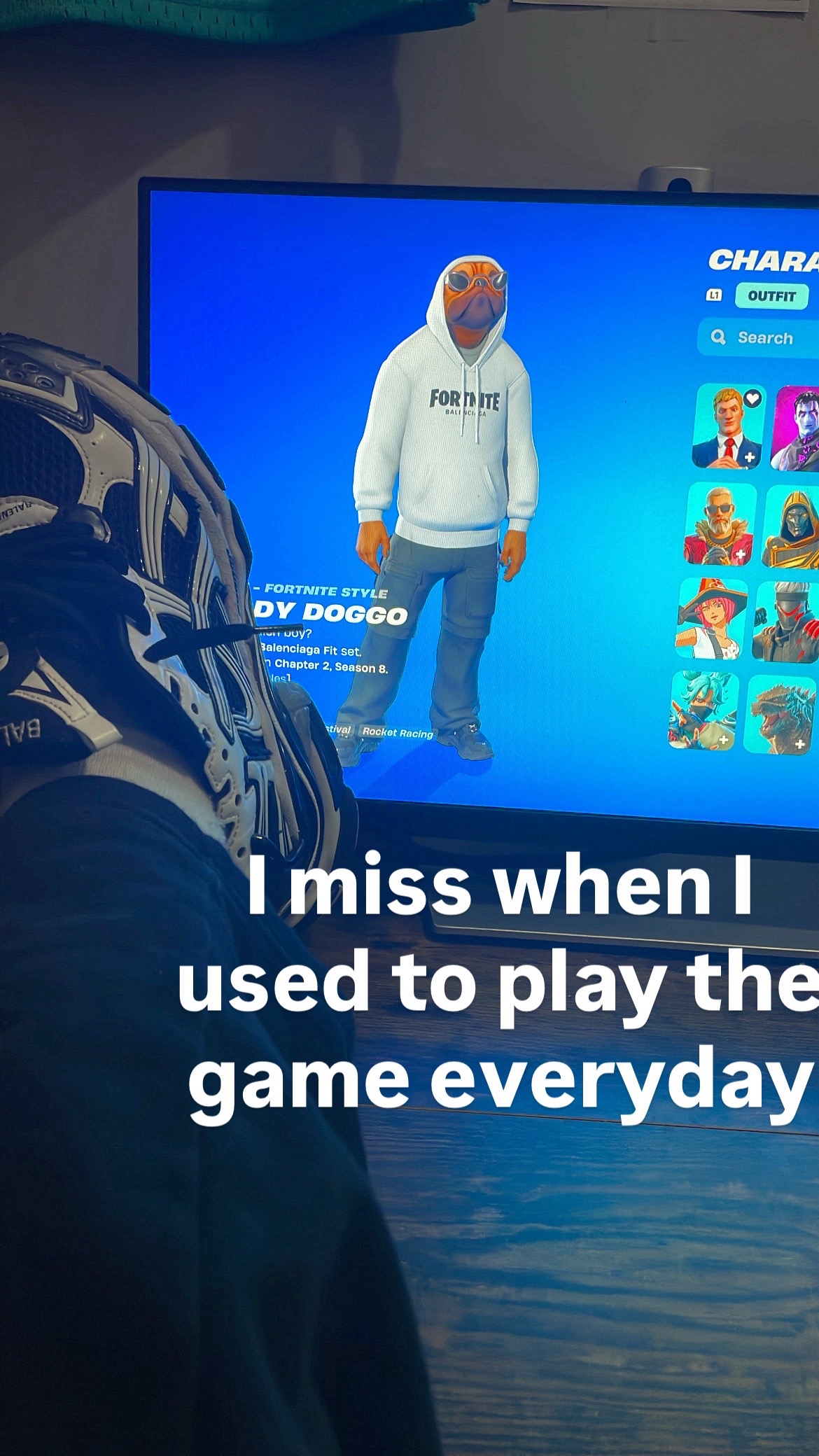 @⃟