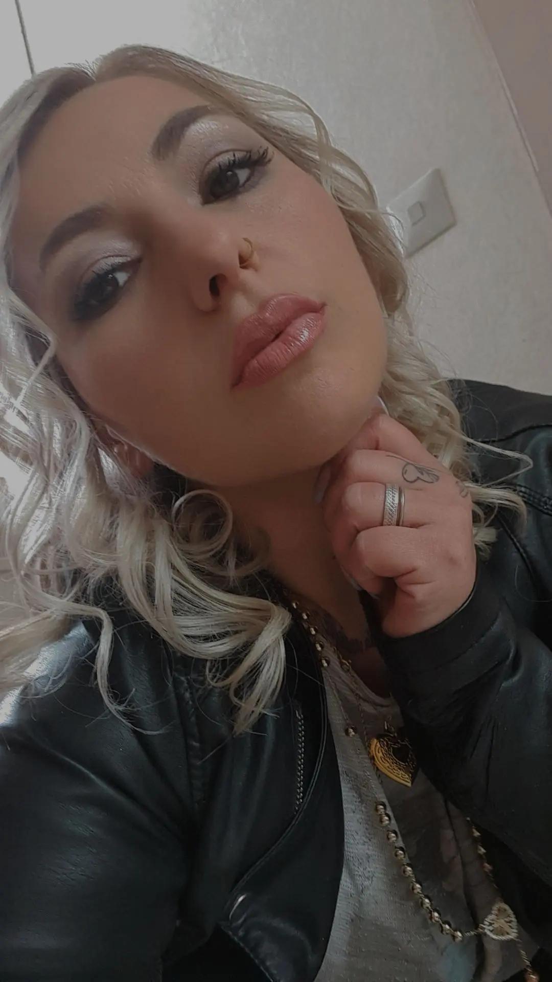 @Ɩą զųɛɛŋ ɖɛƖƖą ۷ɛŋɖɛɬɬą 👑🖤🔥