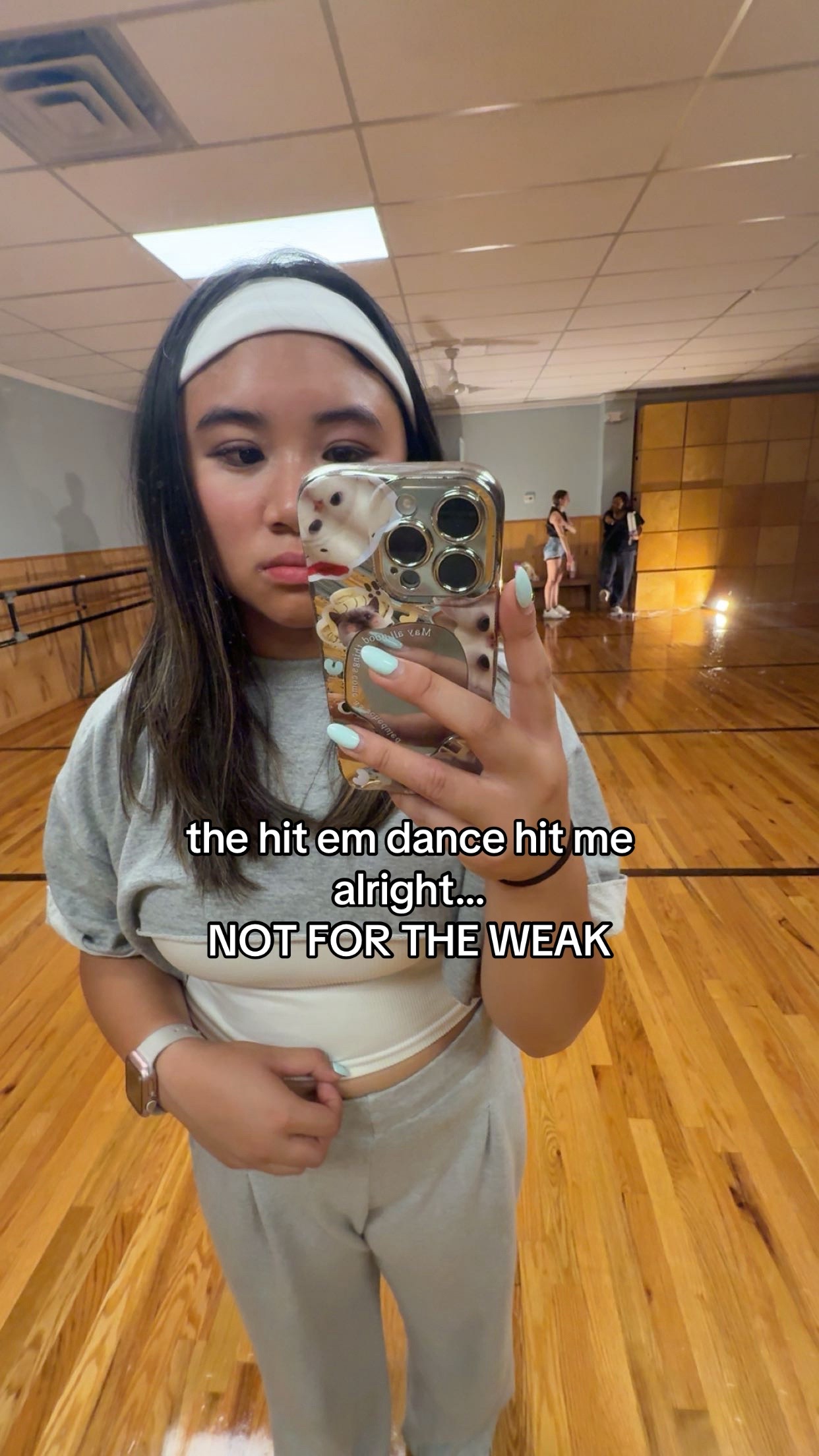 @elle⁷
