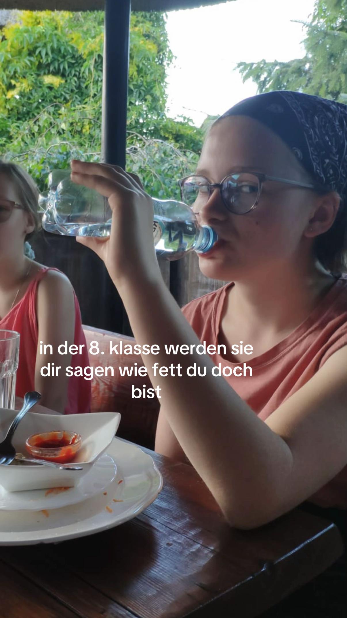 @￴