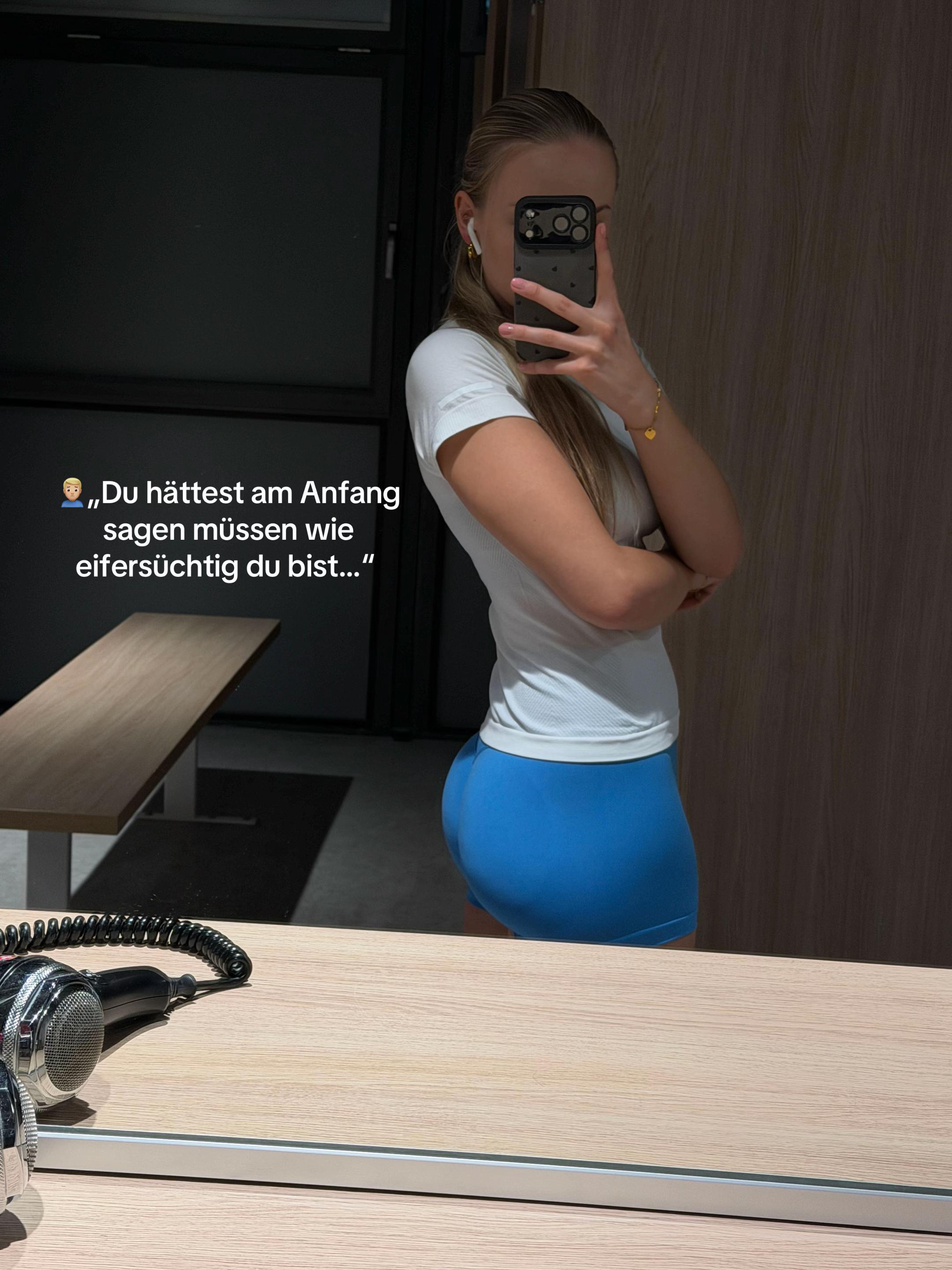 @Lia