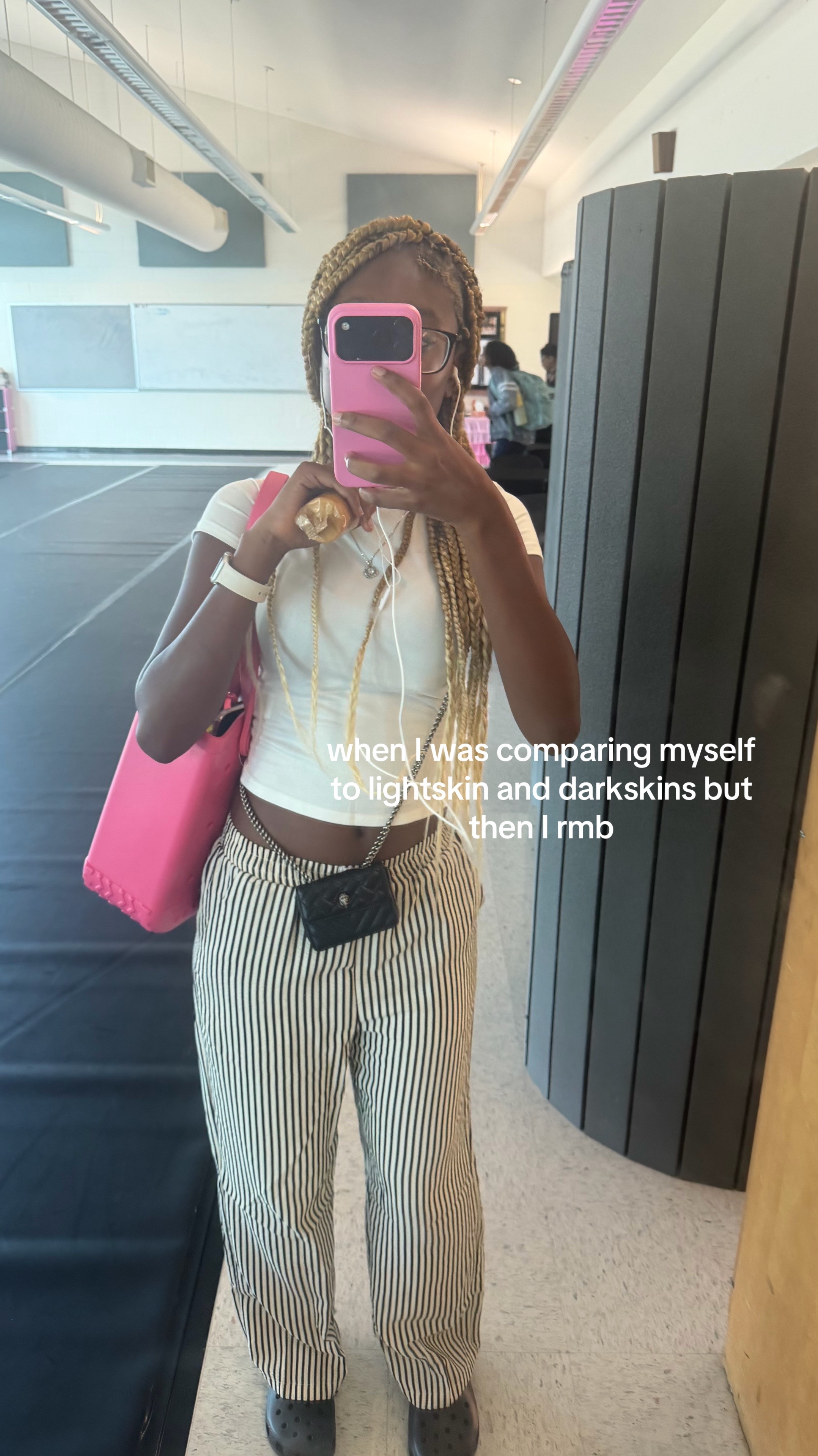 @👱🏾♀️