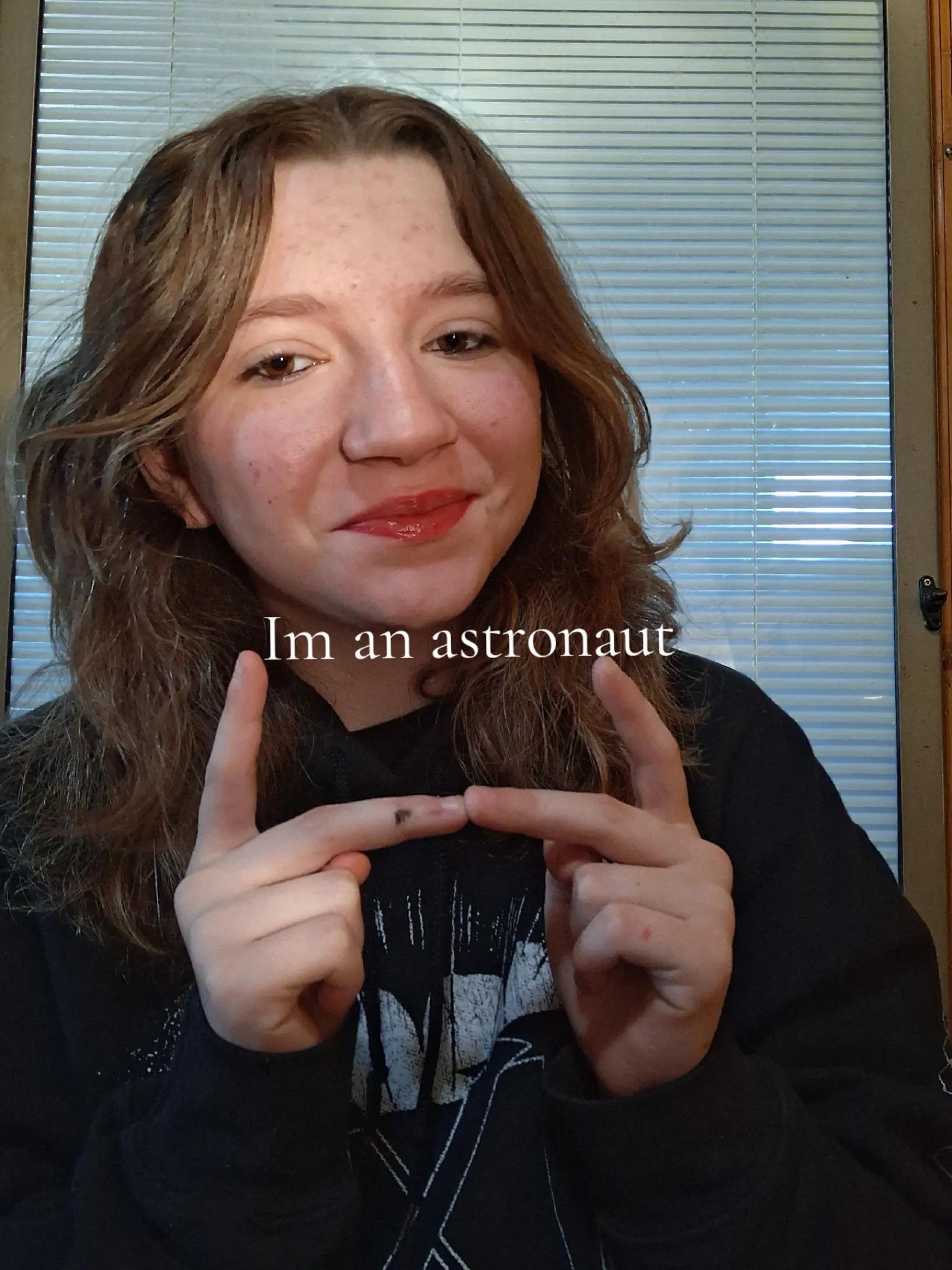@JEONGINS LEFT ASS CHEEK
