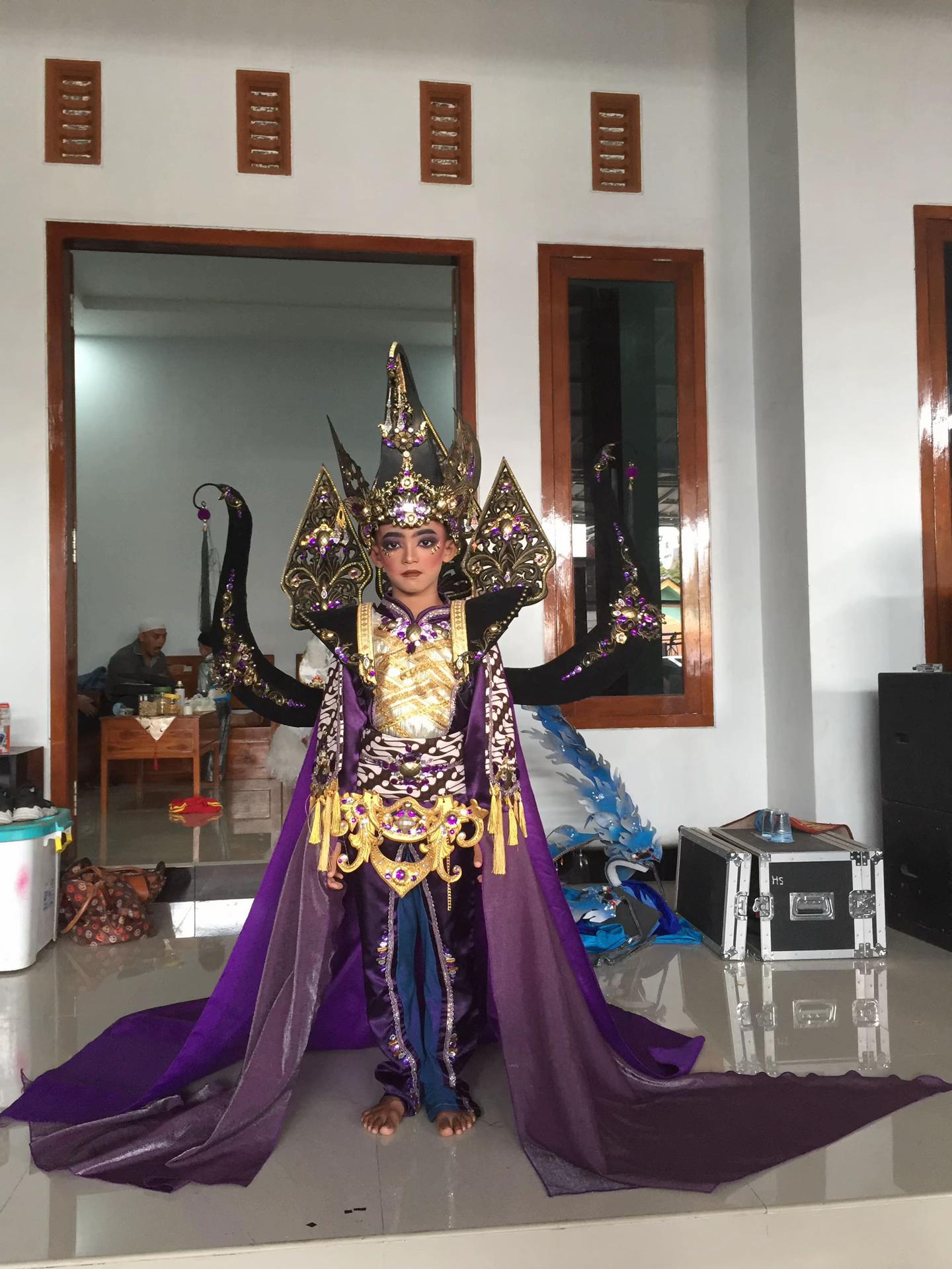 @Ruliy Kostume