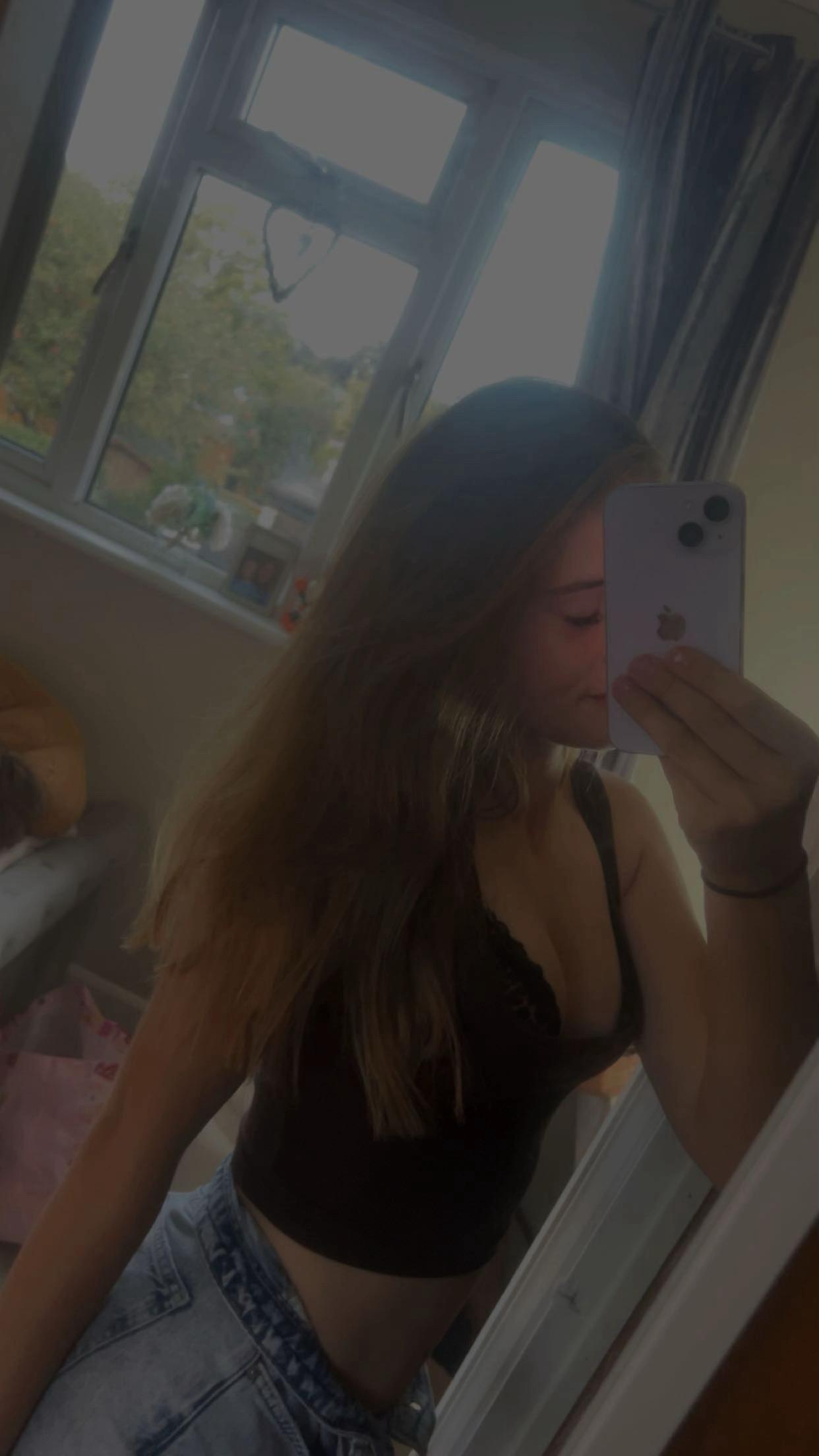 @𝐂.𝐆.𝐁🍒