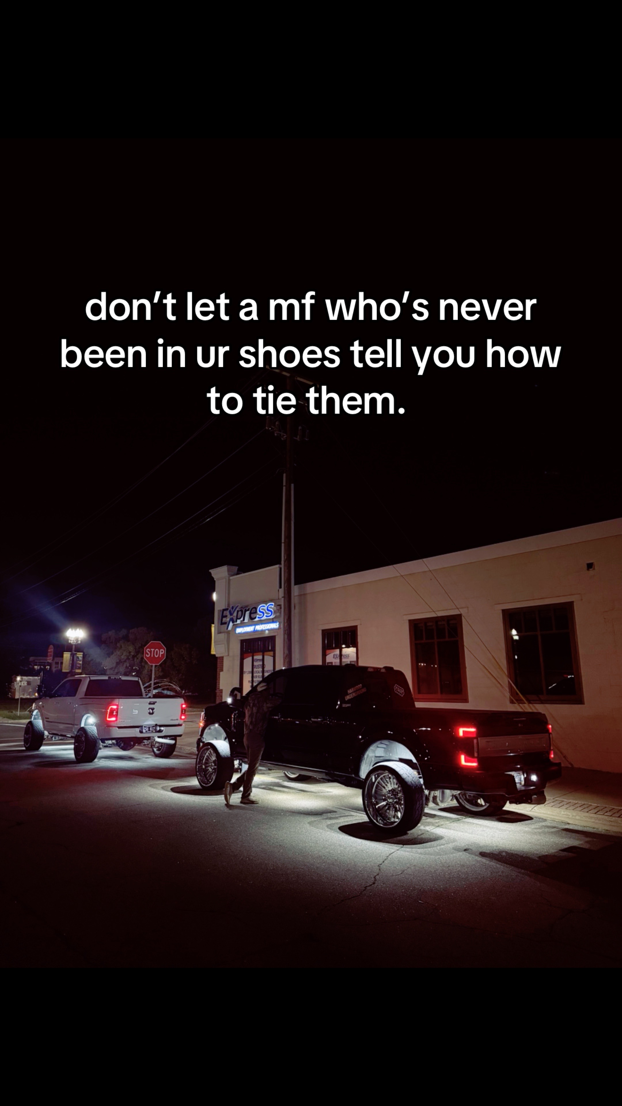 @Leightin_white