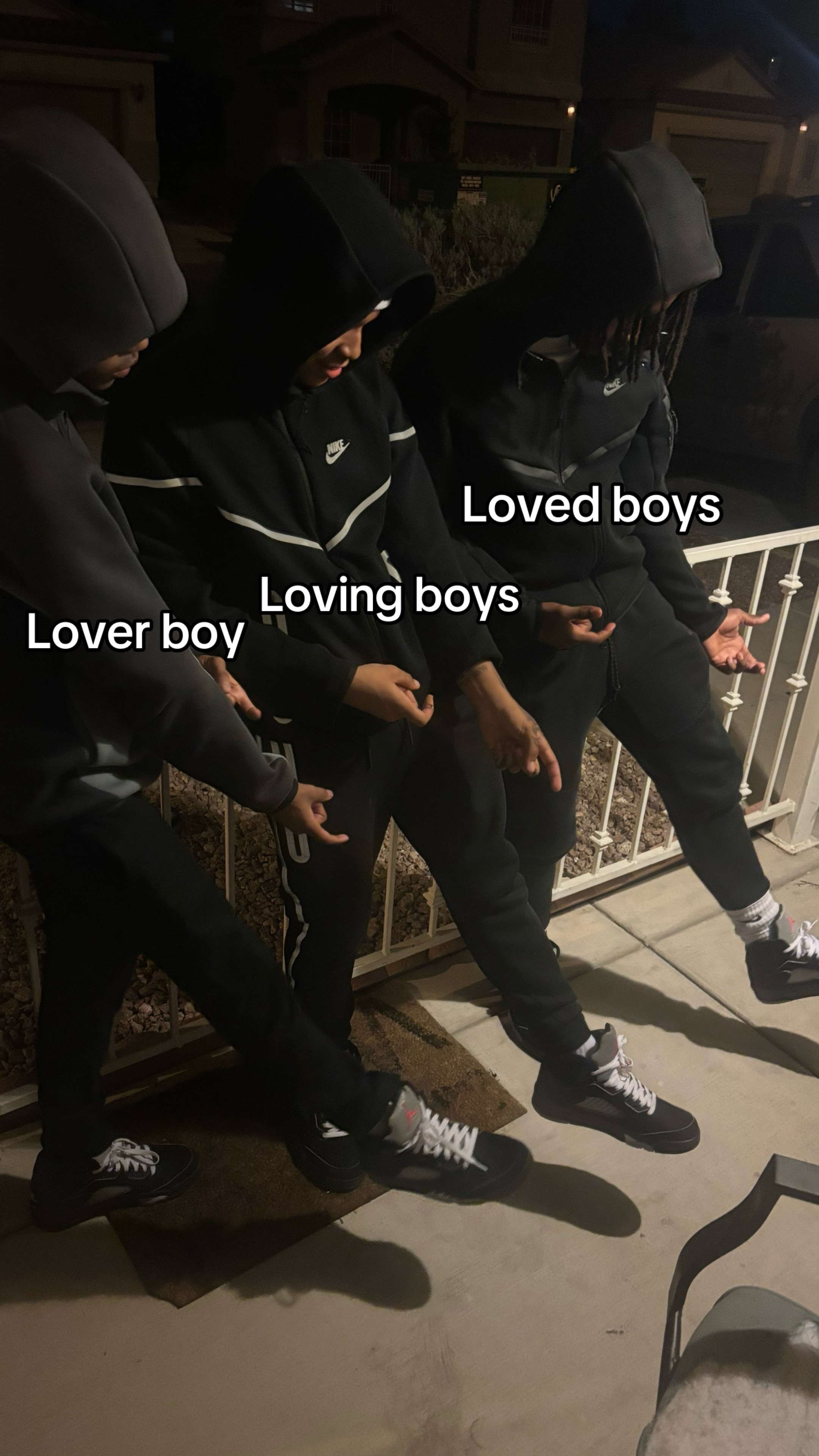 @️