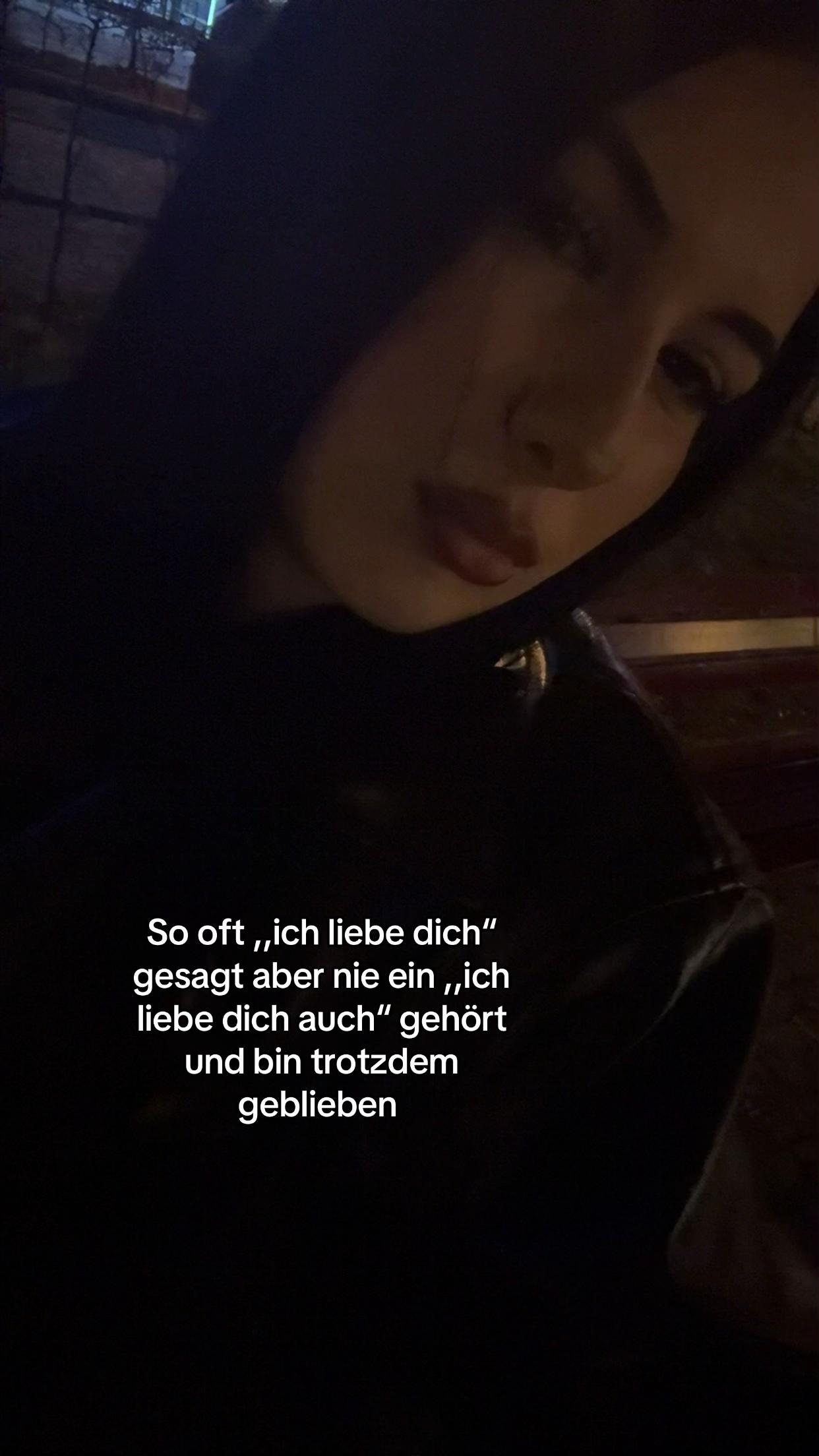 @🫐