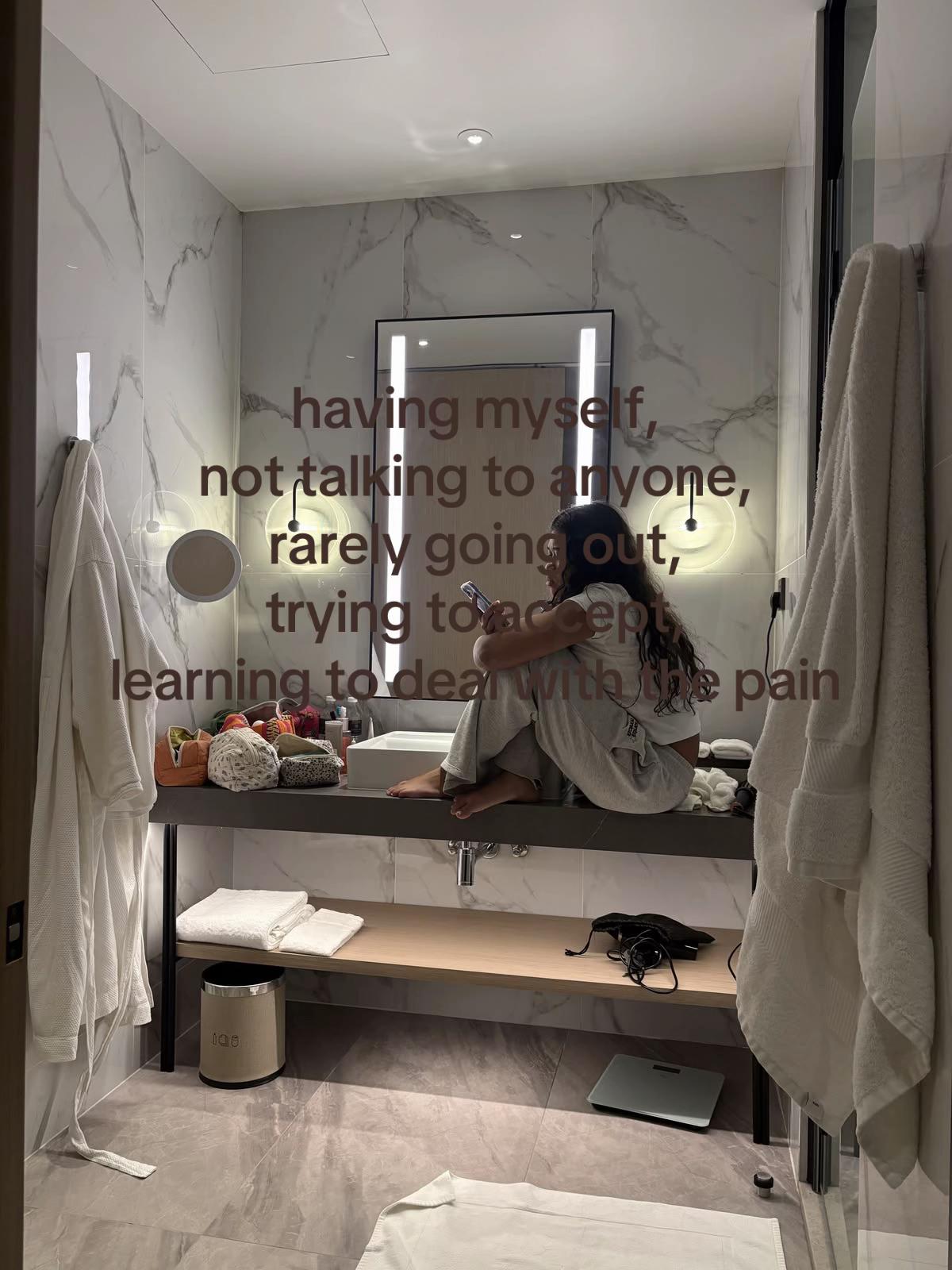 @𝐹