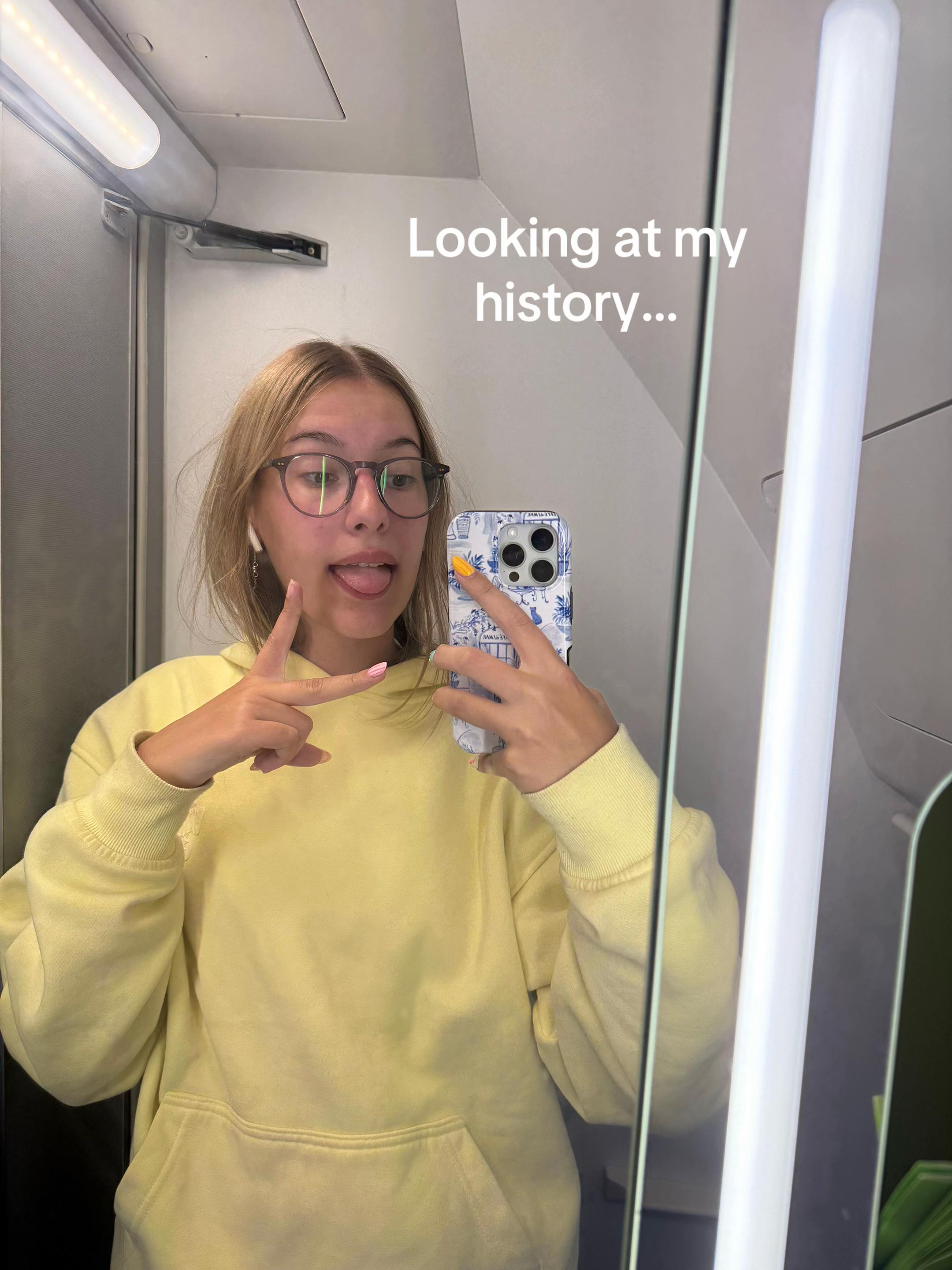 @Mia