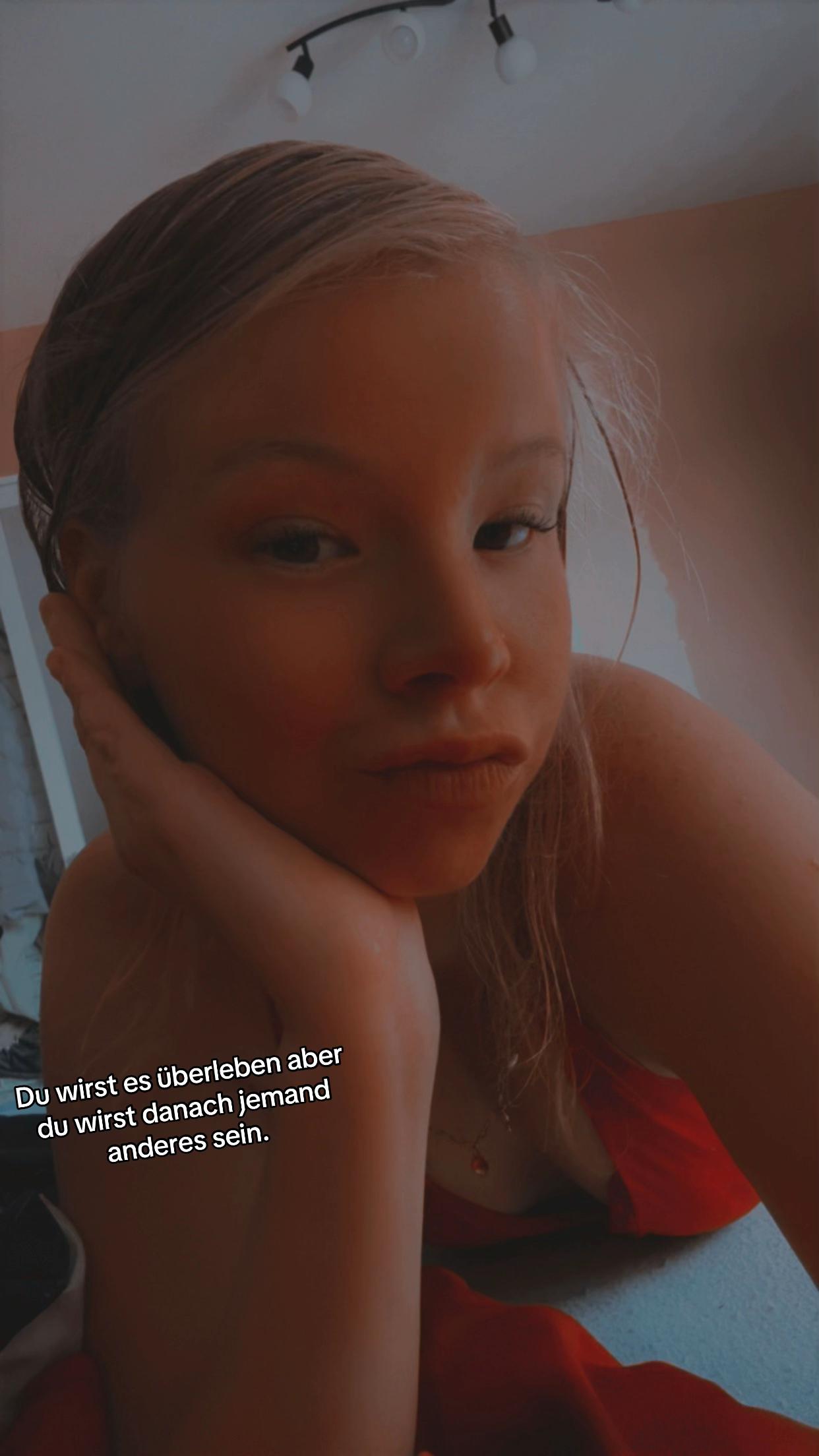 @Laura 🖤 🧸