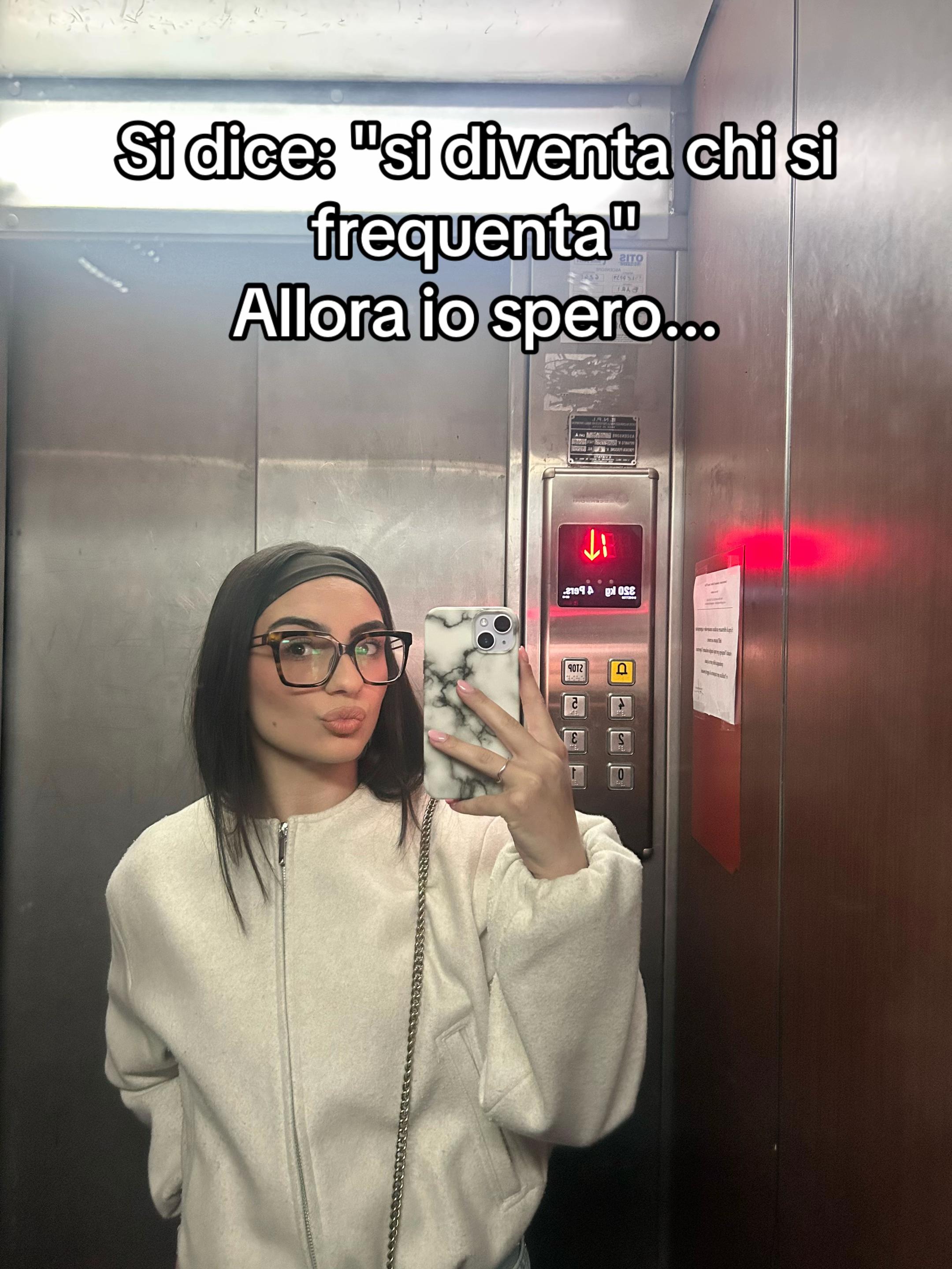 @Adelepzz