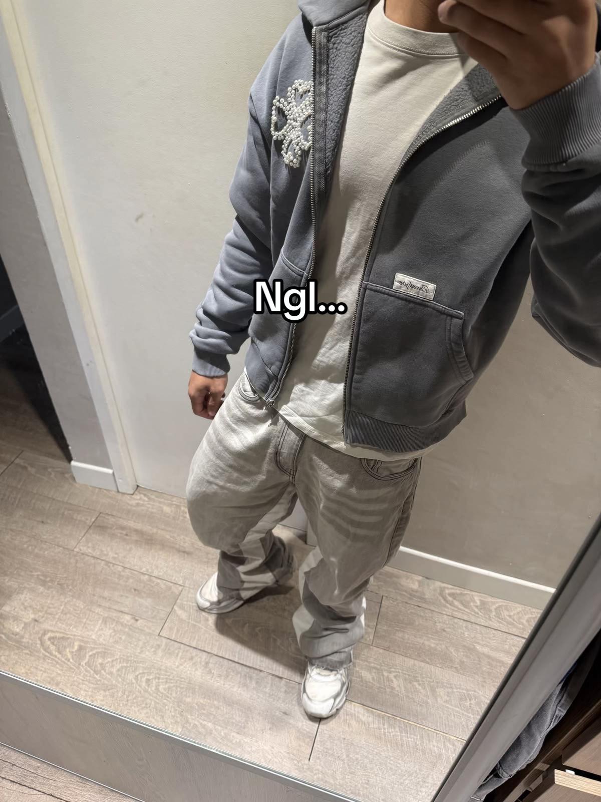 @selected-essentials.com