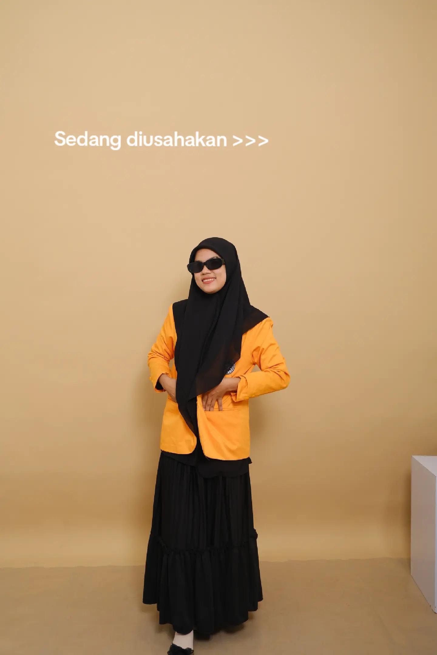 @Amel__