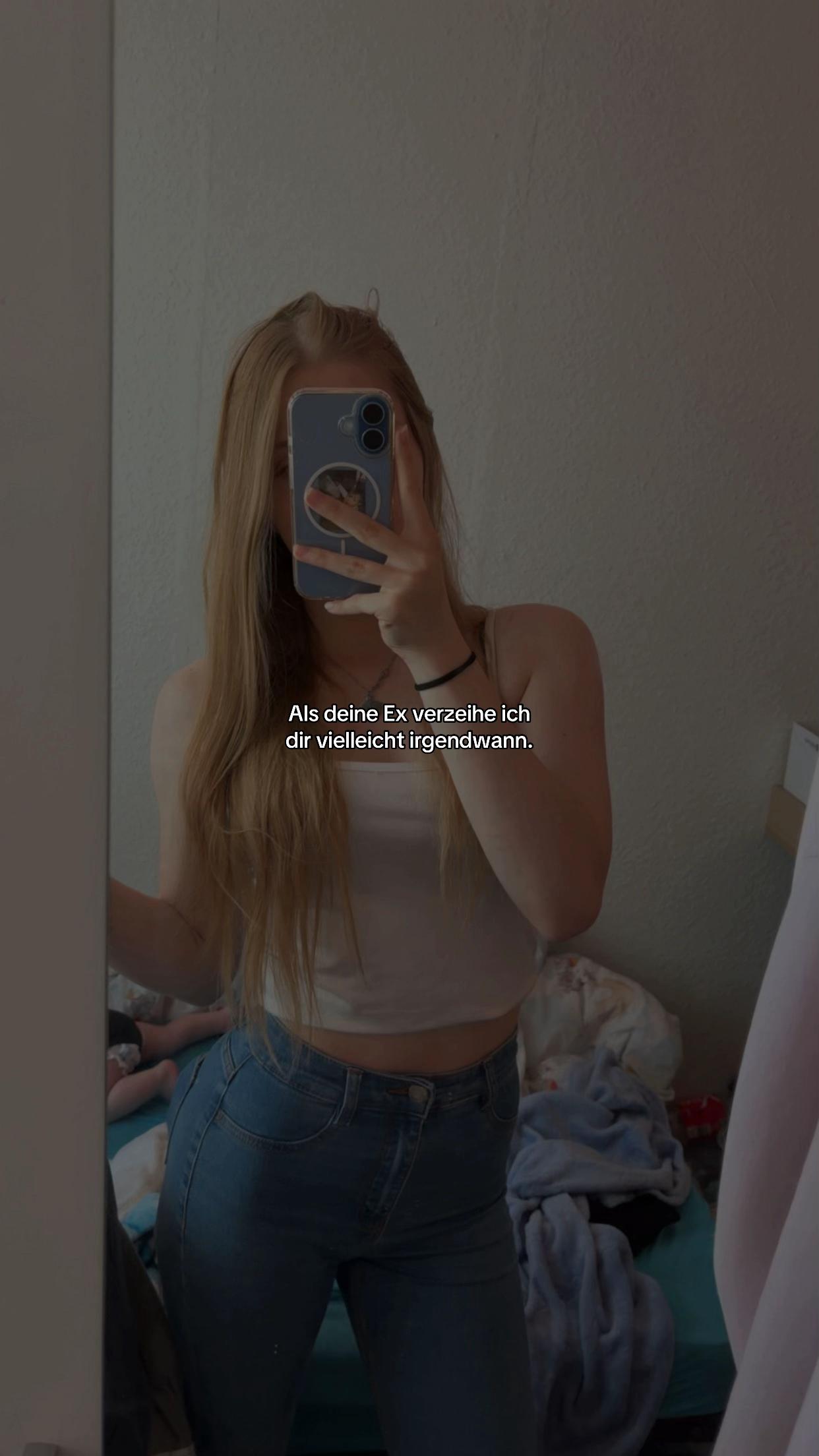 @🎭