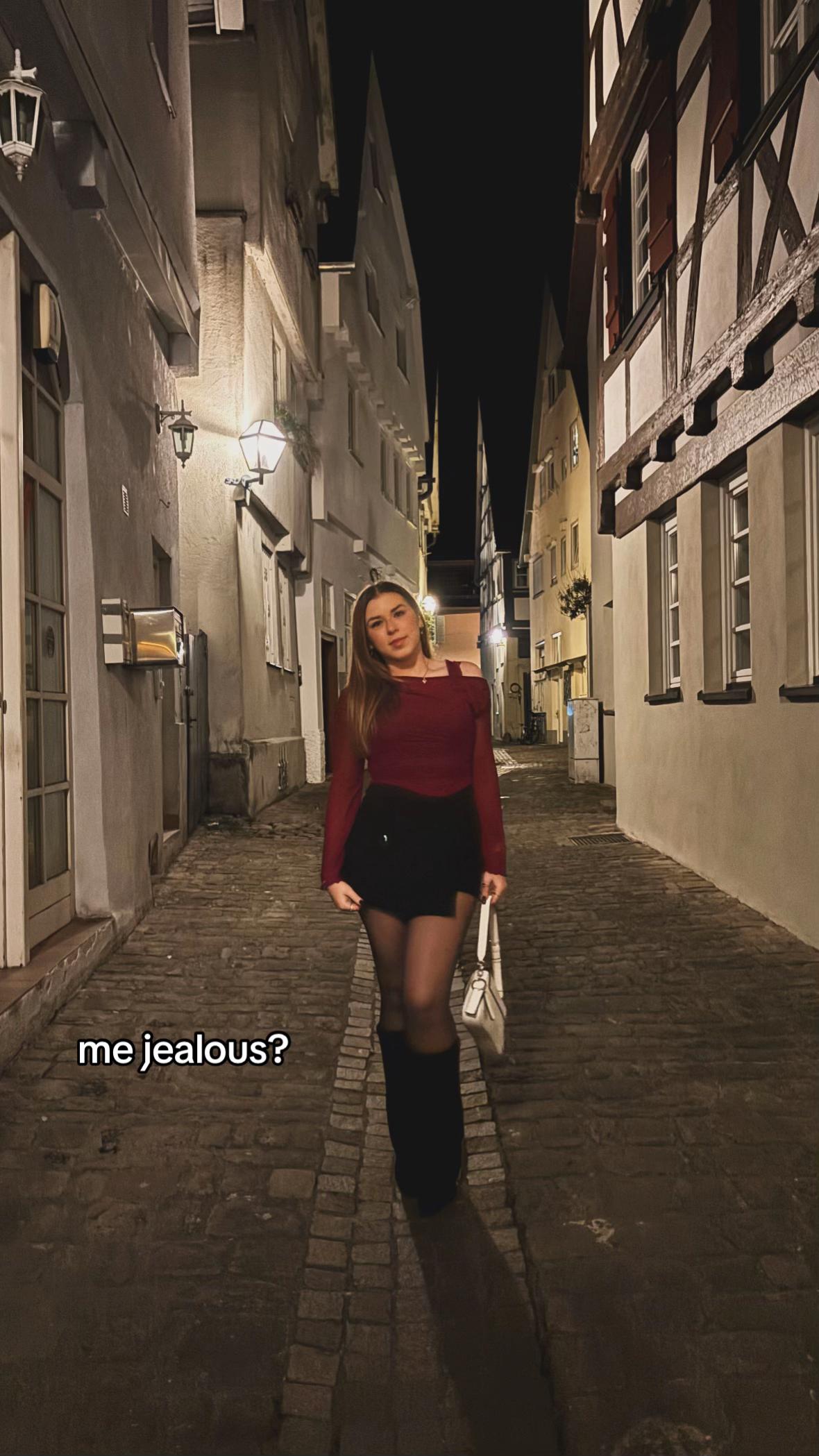 @𝐋&lsquo;