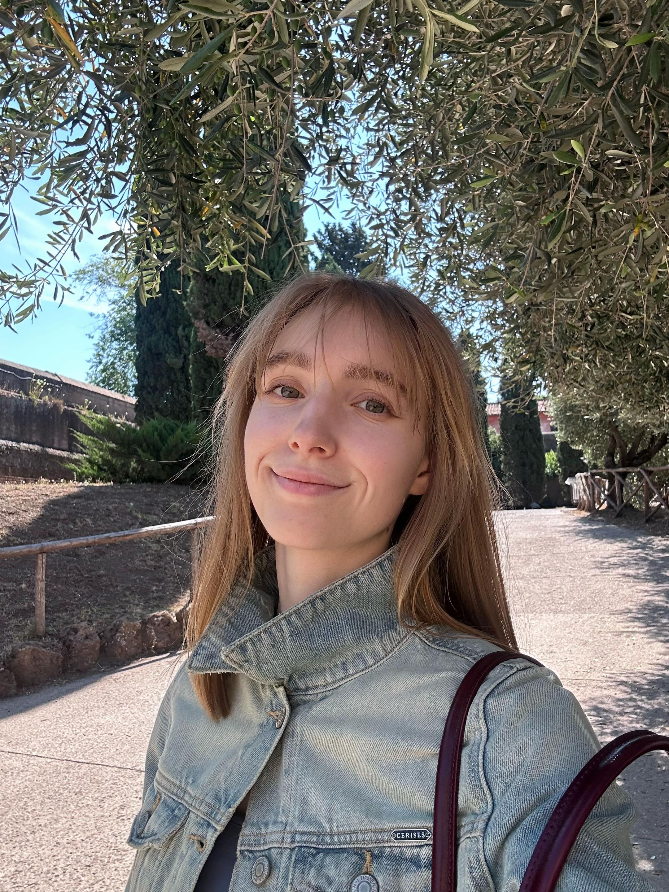 @Elizabeth Muz France 🇫🇷