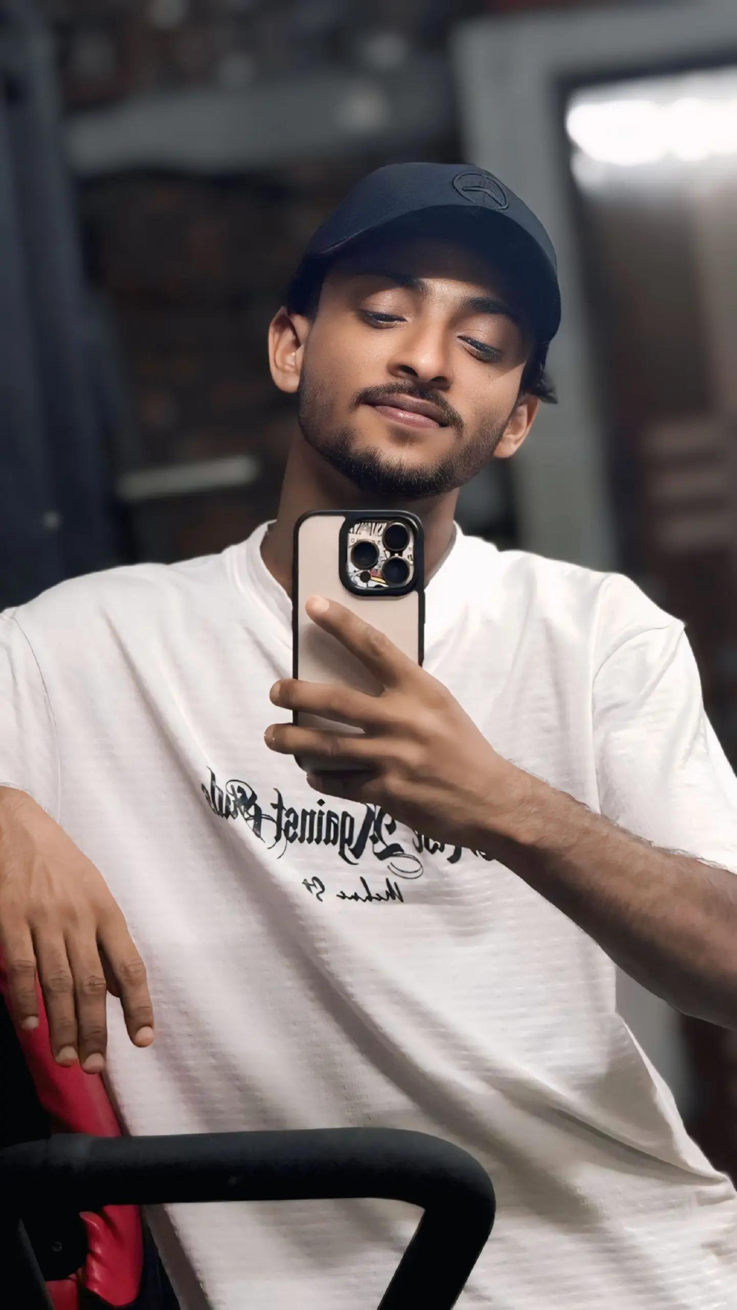 @Crazy Boy Akash,😎