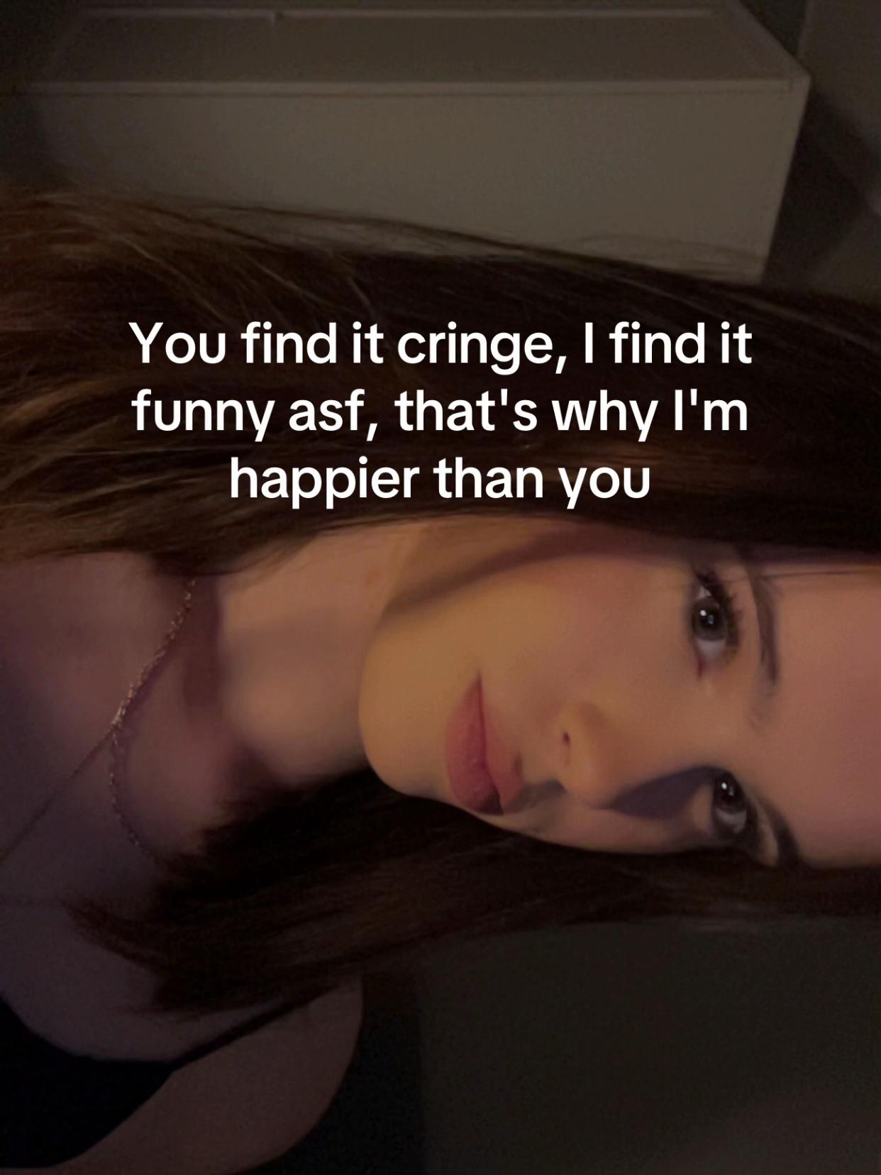@Emma ᥫ᭡
