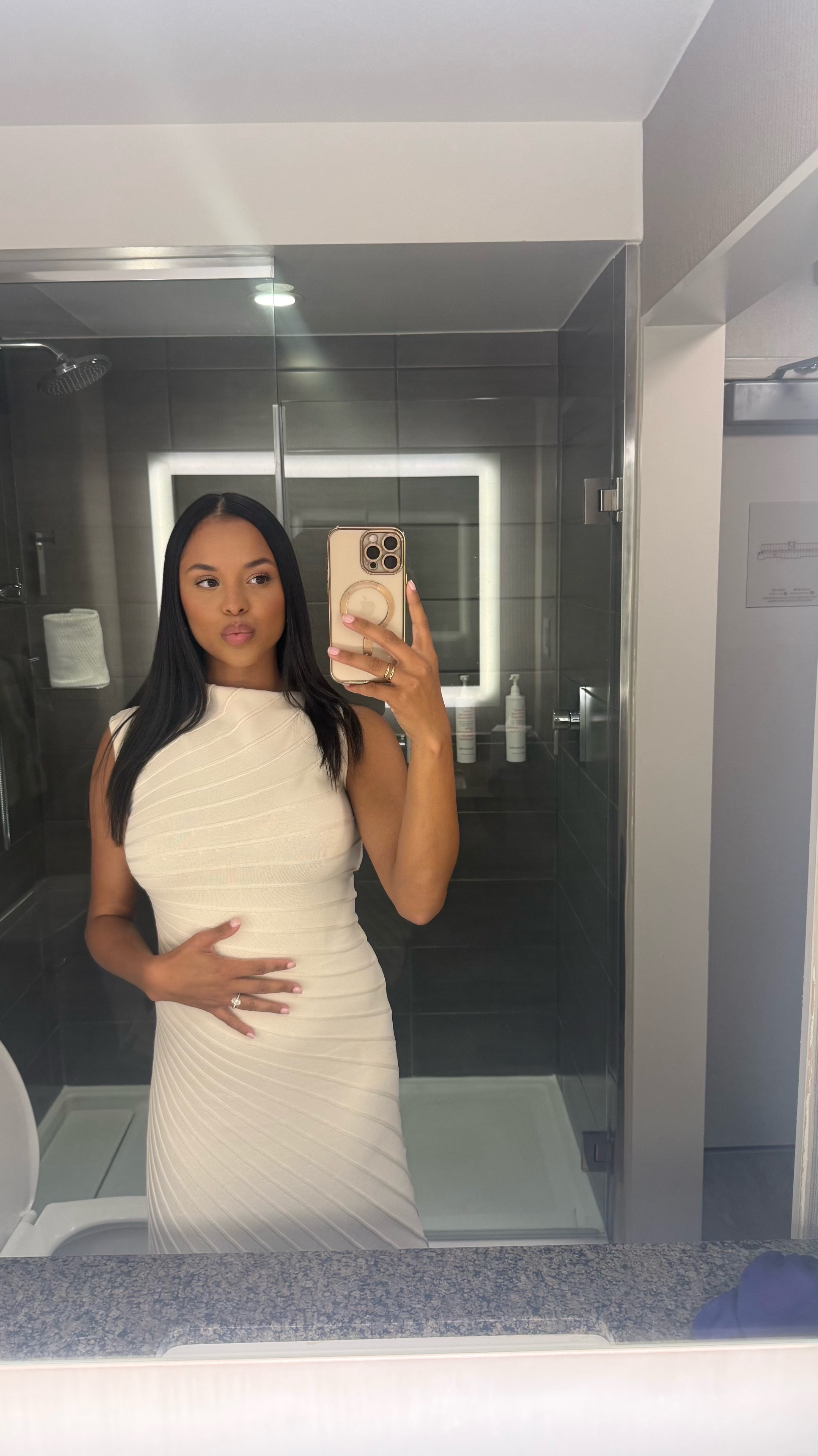 @jamylanoelle