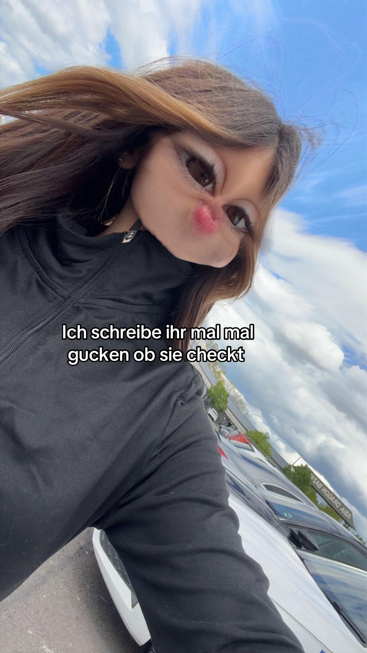 @🎭