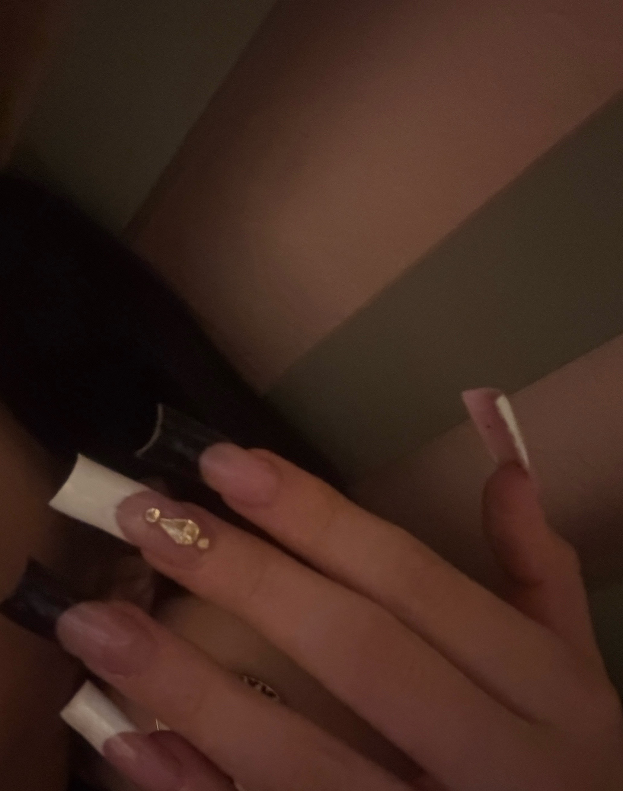 @nailzbykloe