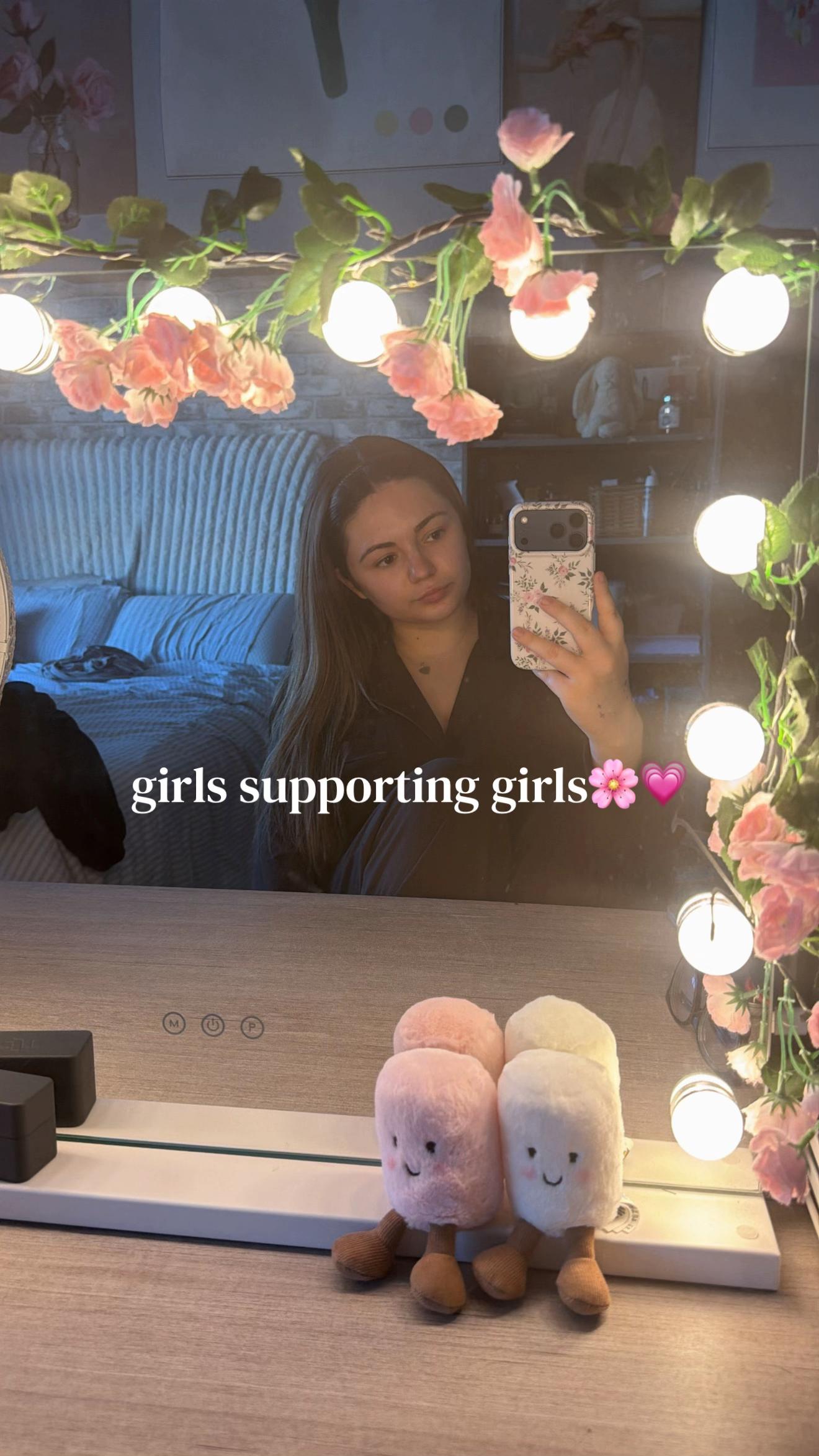 @ellarose♡