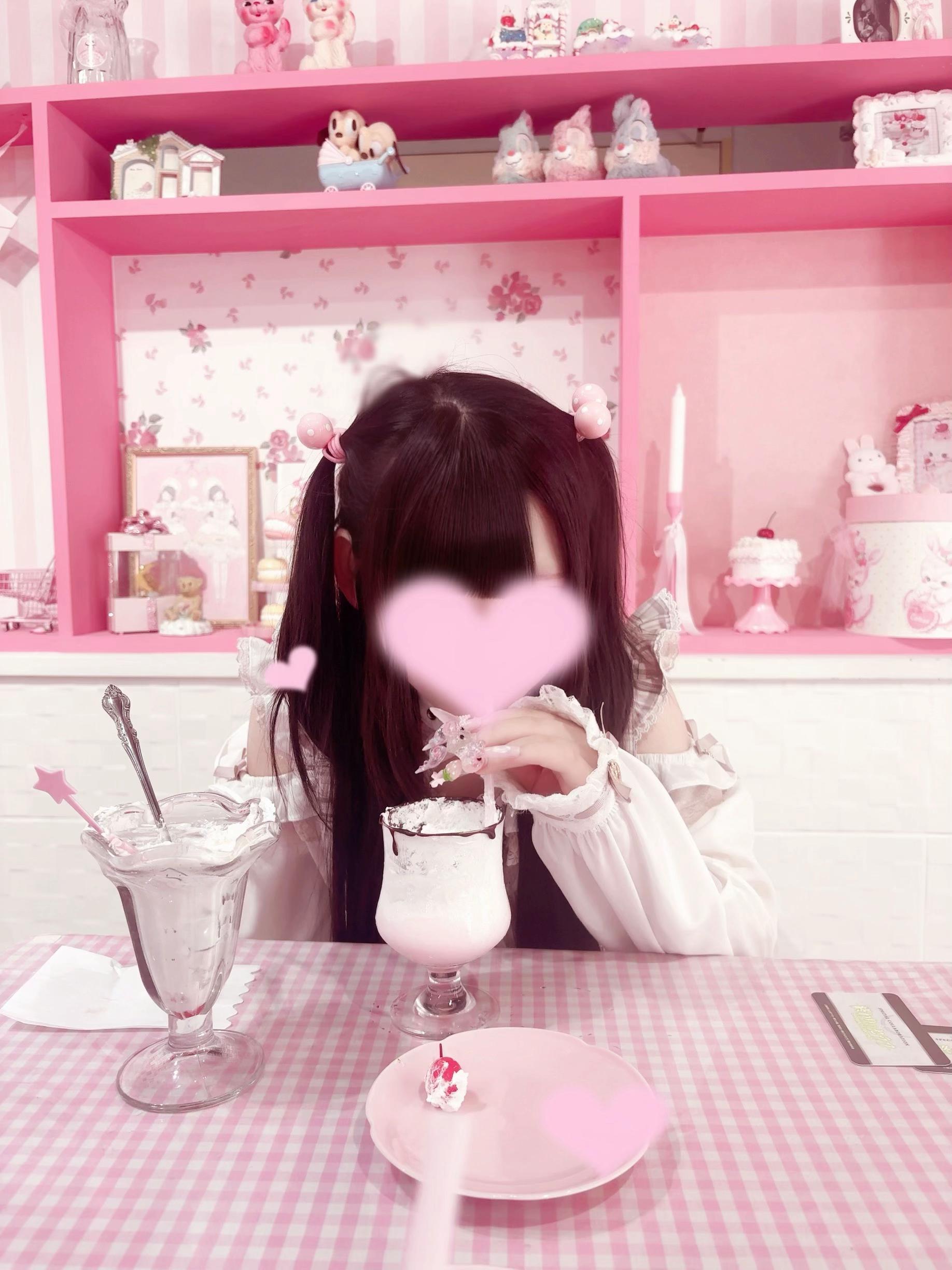 @ポメもちゃ〜ᶻ 𝗓 𐰁 · .