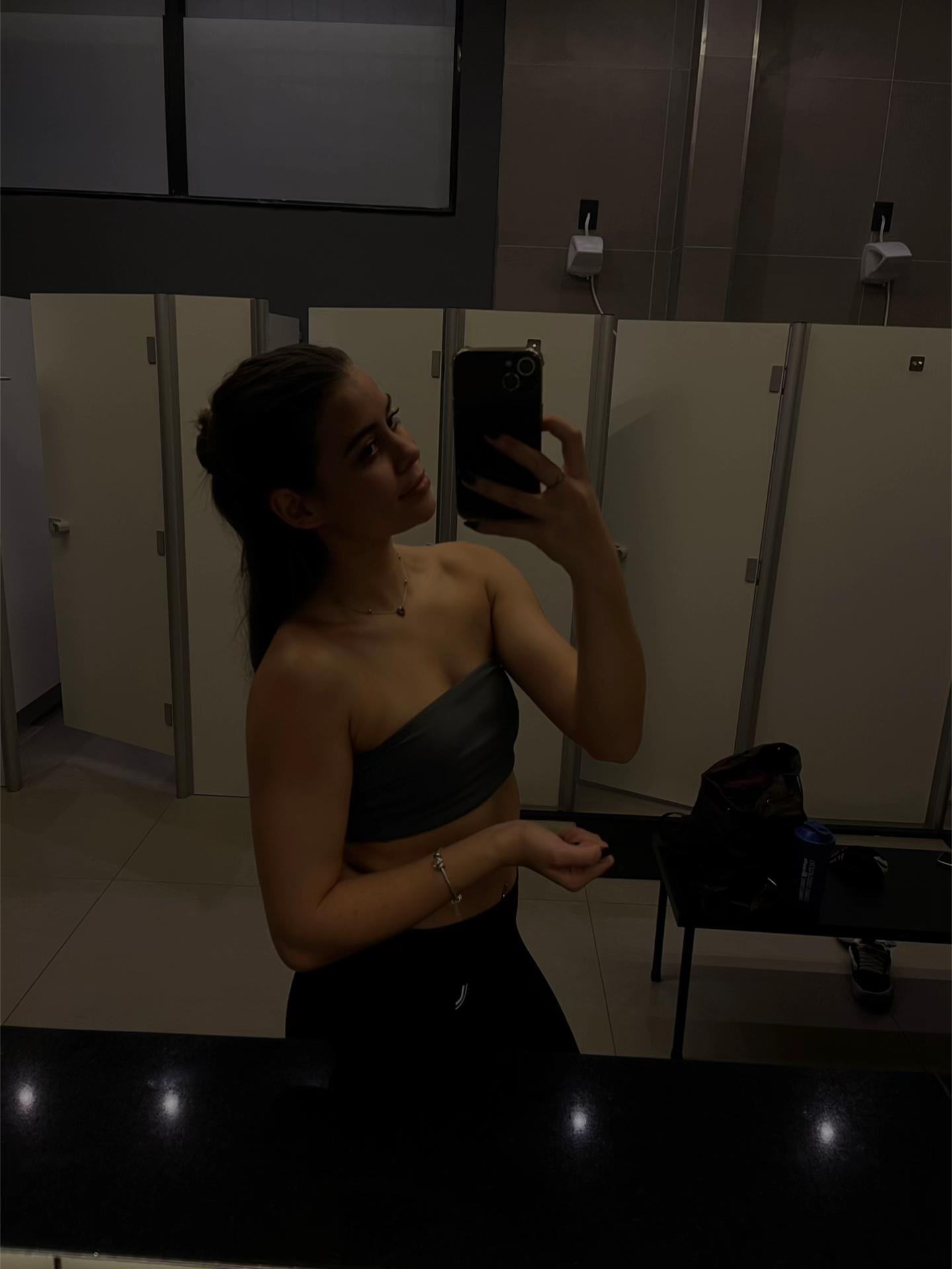 @julia gabriela ๐