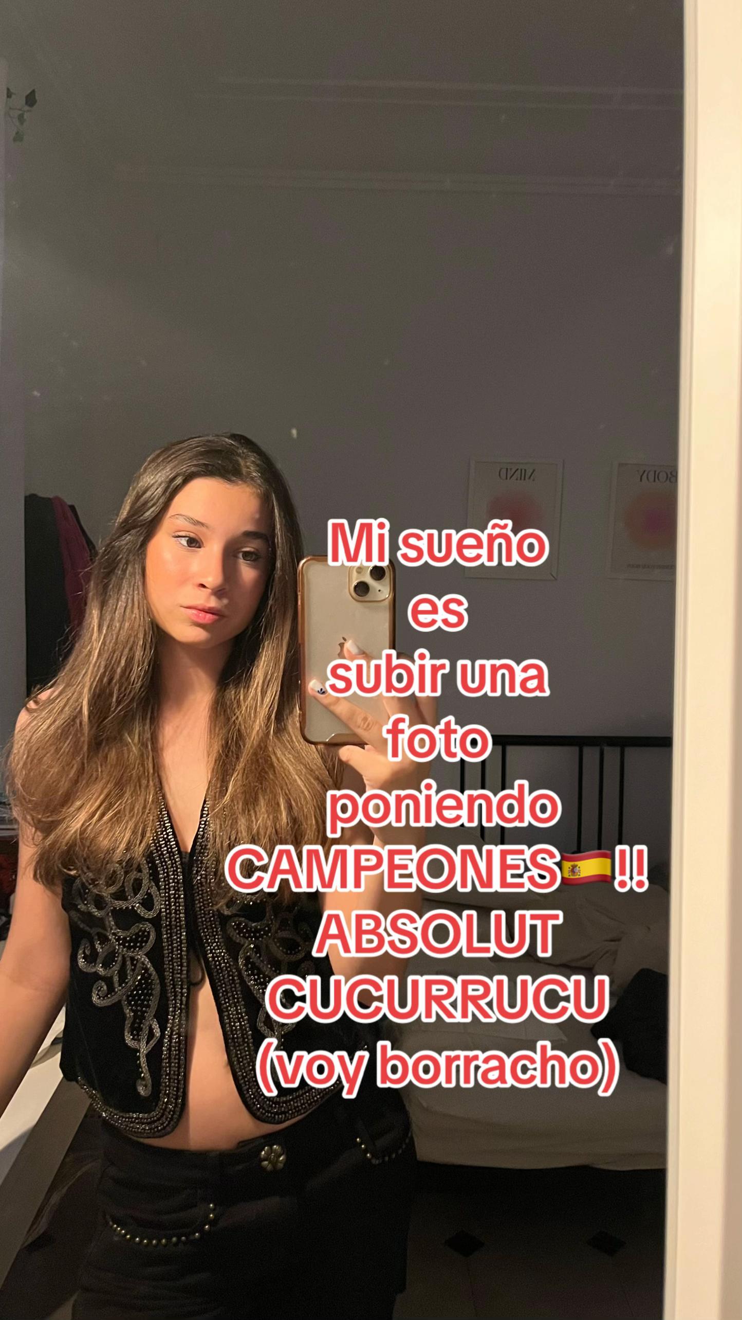 @carolinee