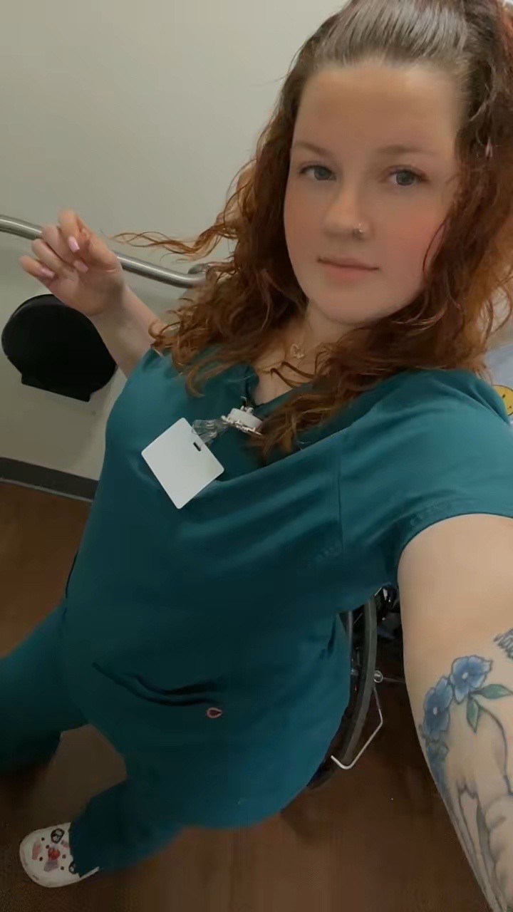 @Biancaaaa💜👣