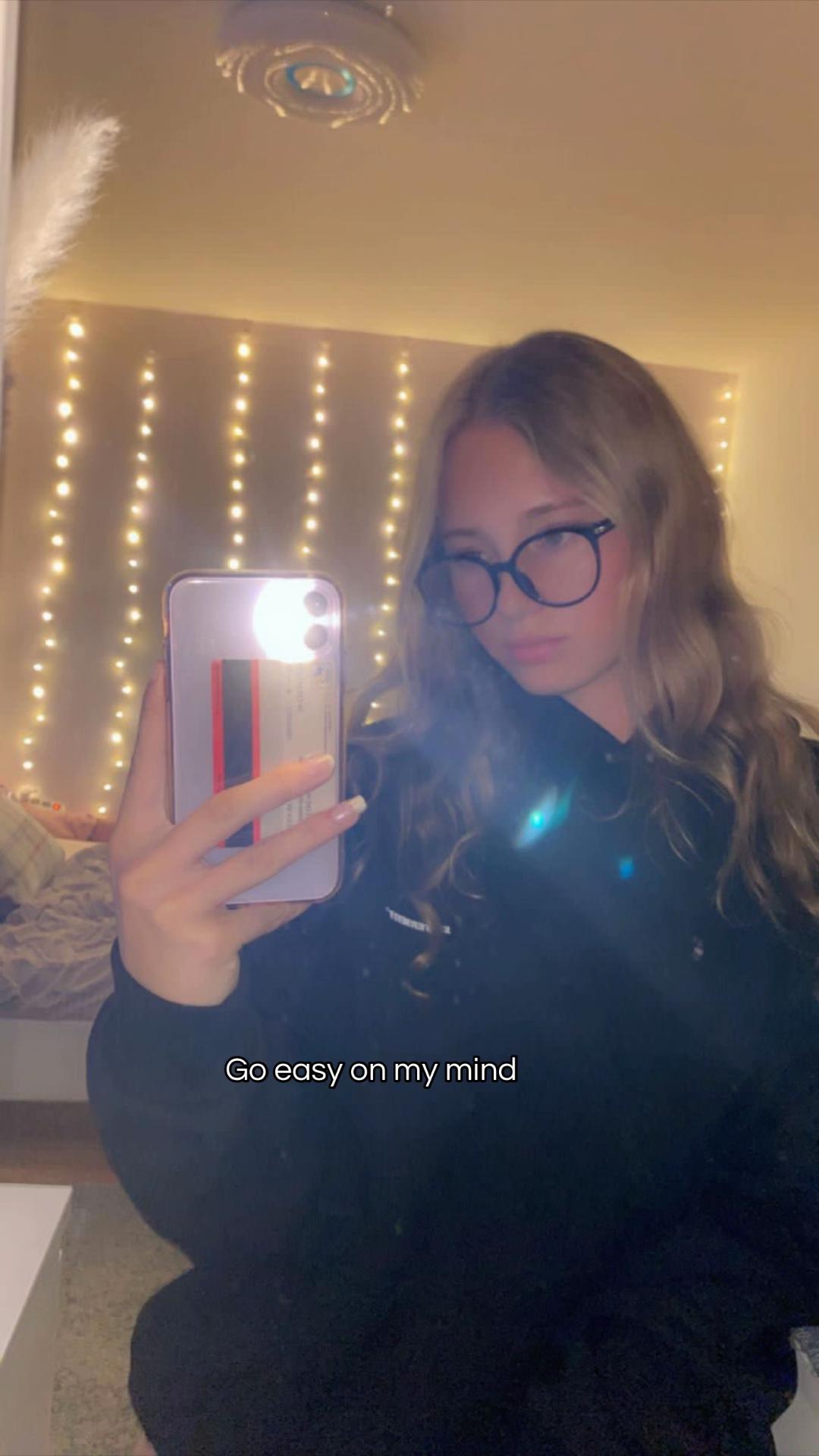 @𝑳𝒂𝒗𝒊𝒏𝒊𝒂 .