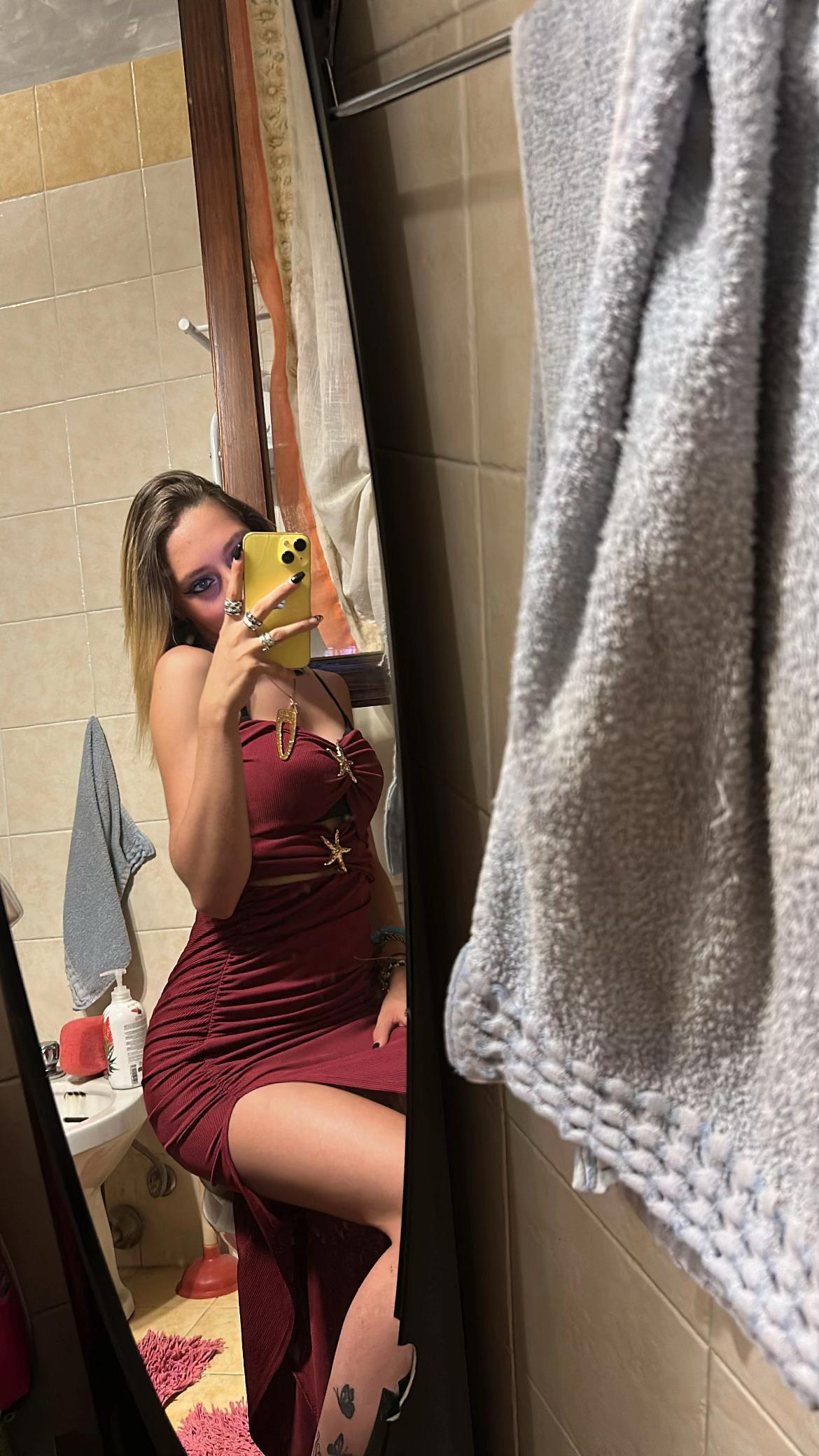 @Claudia🖤