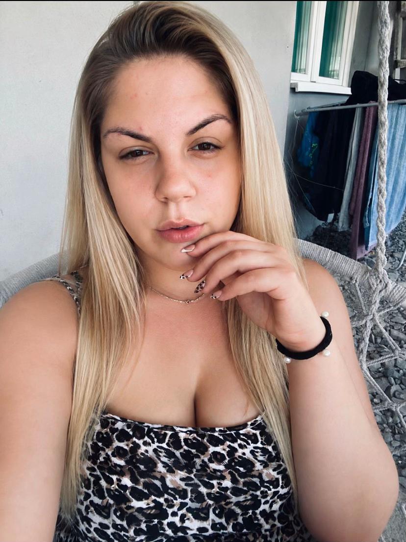 @Adrienn🥵😈
