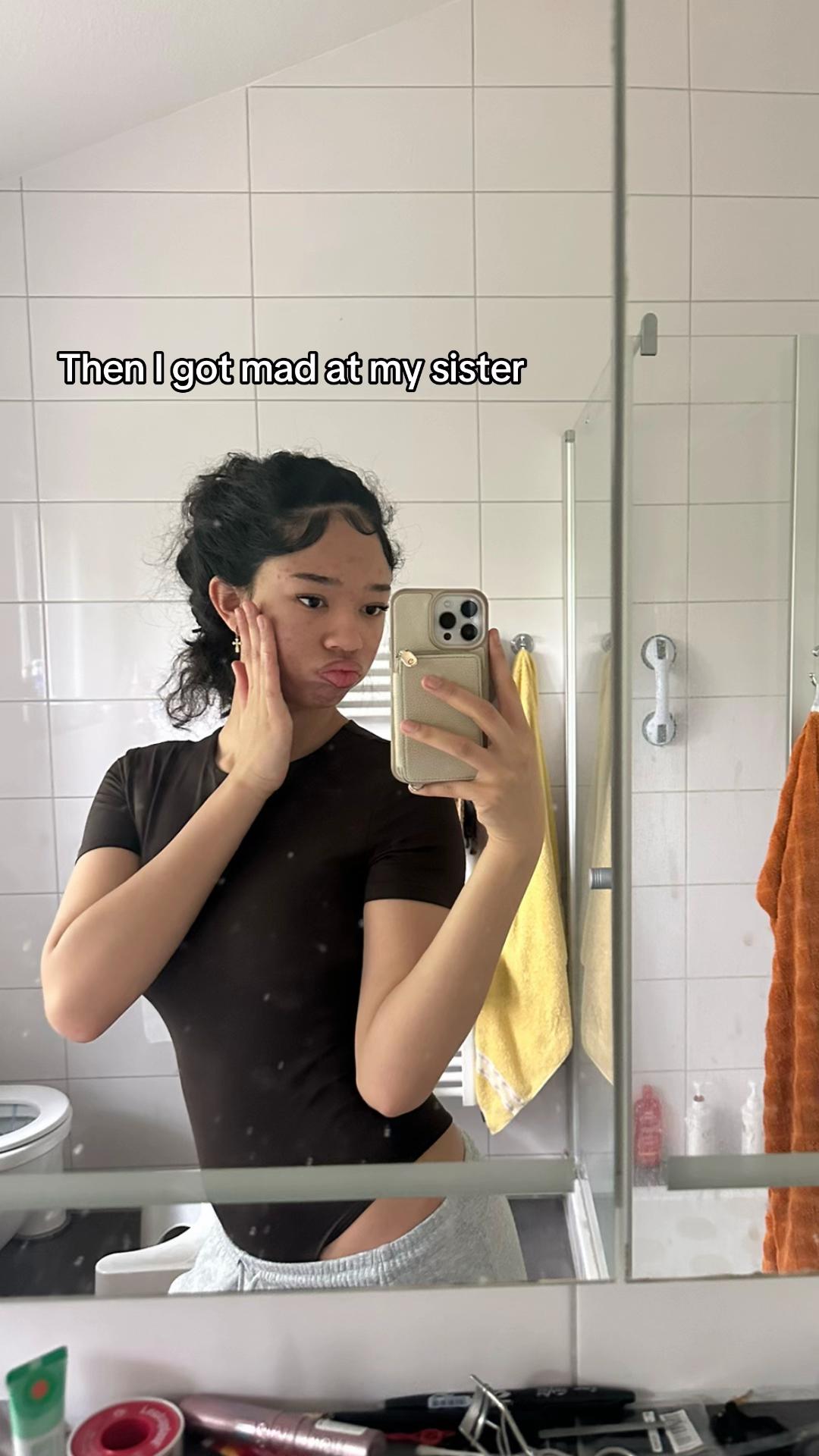 @𑣲𝐿