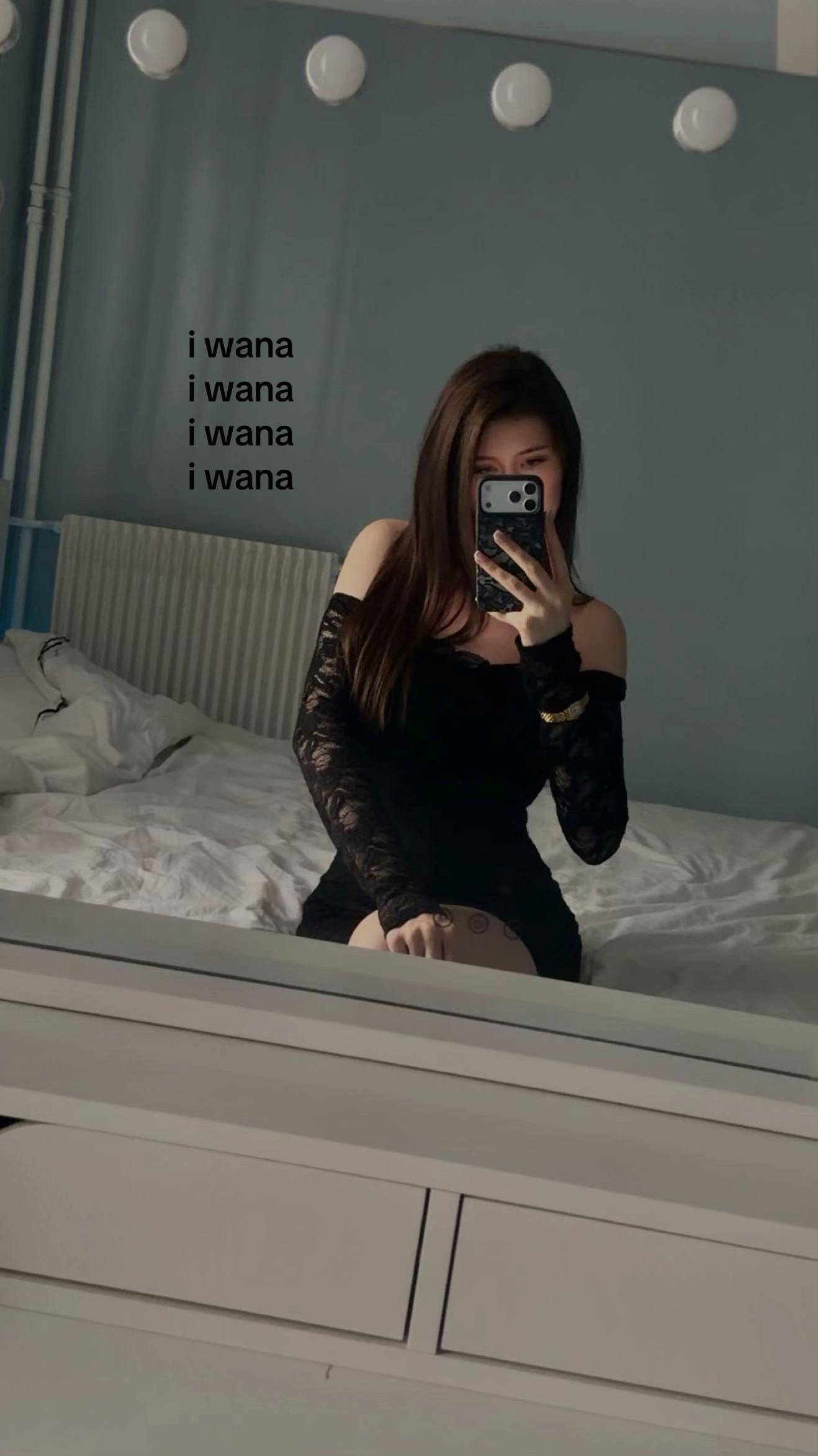 @𝟖