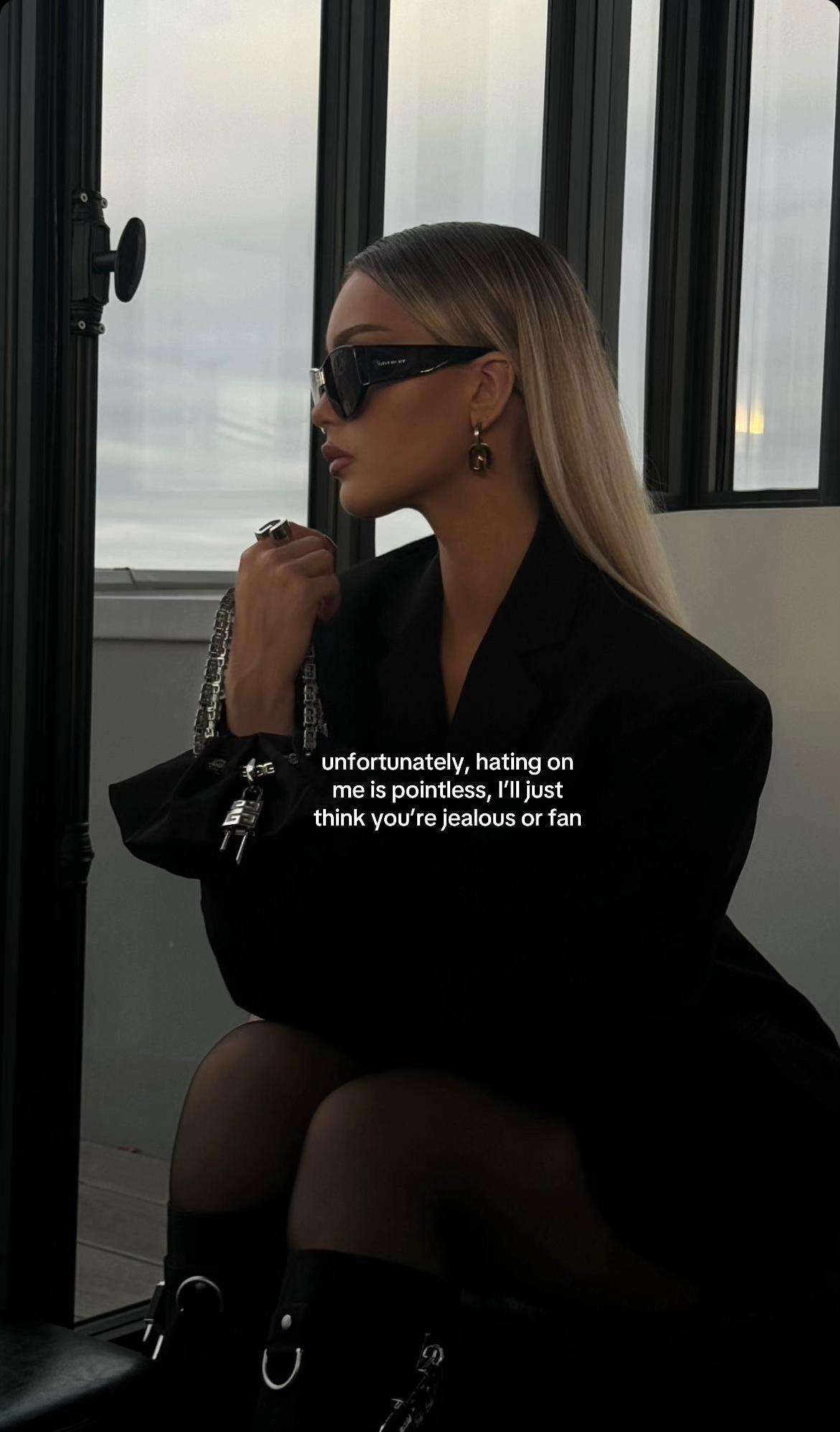 @𝐸