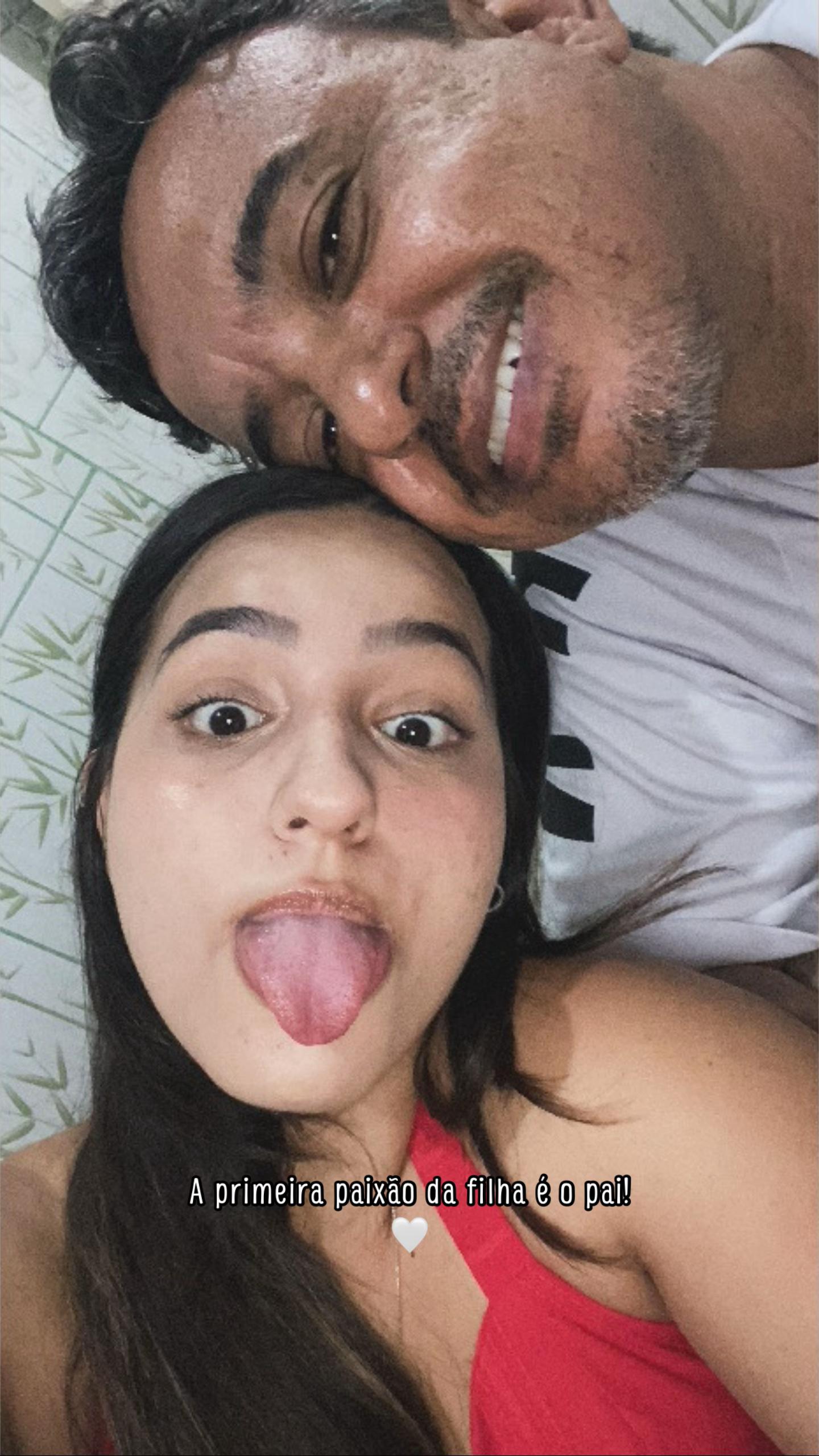 @Aninhacastr