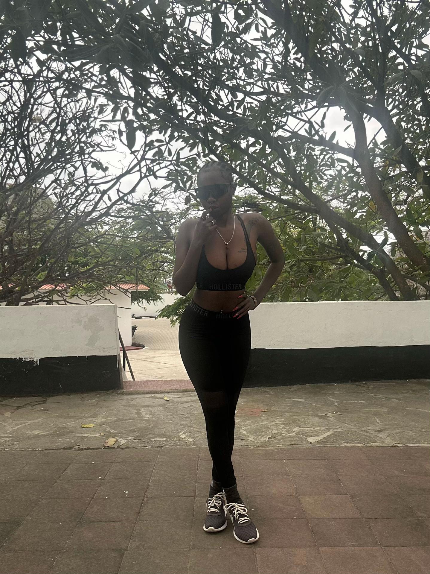@Yvonnealeri254