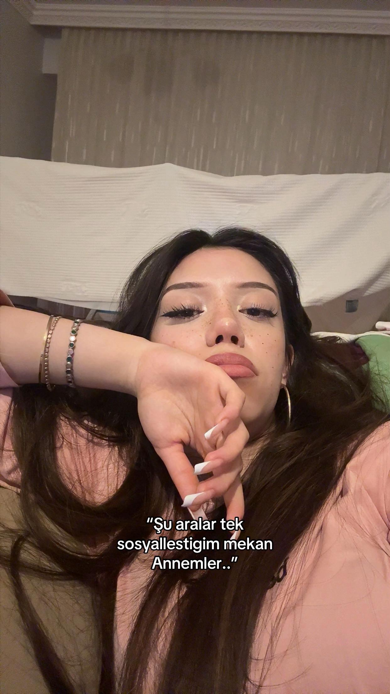 @hilye