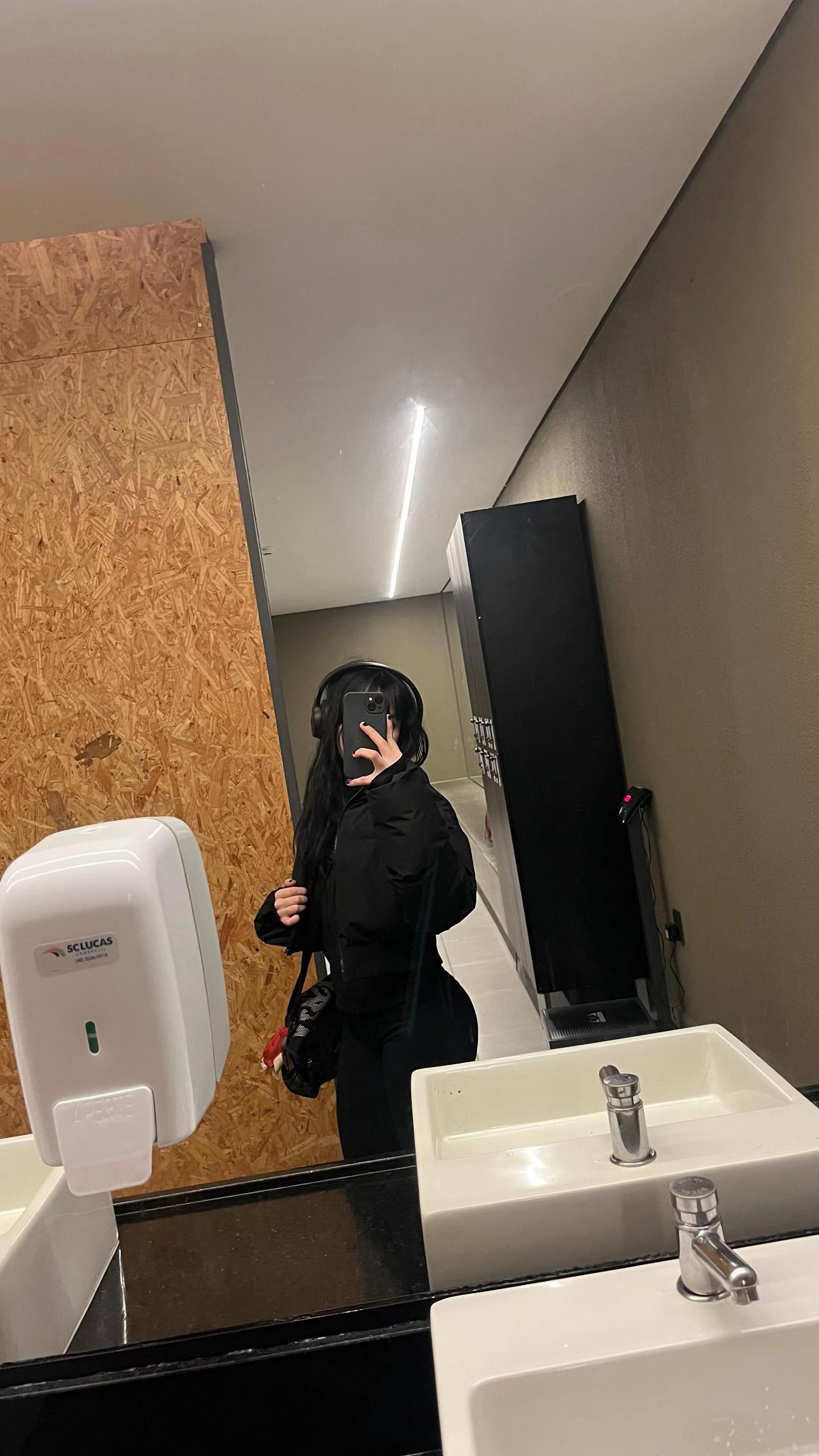 @Lo