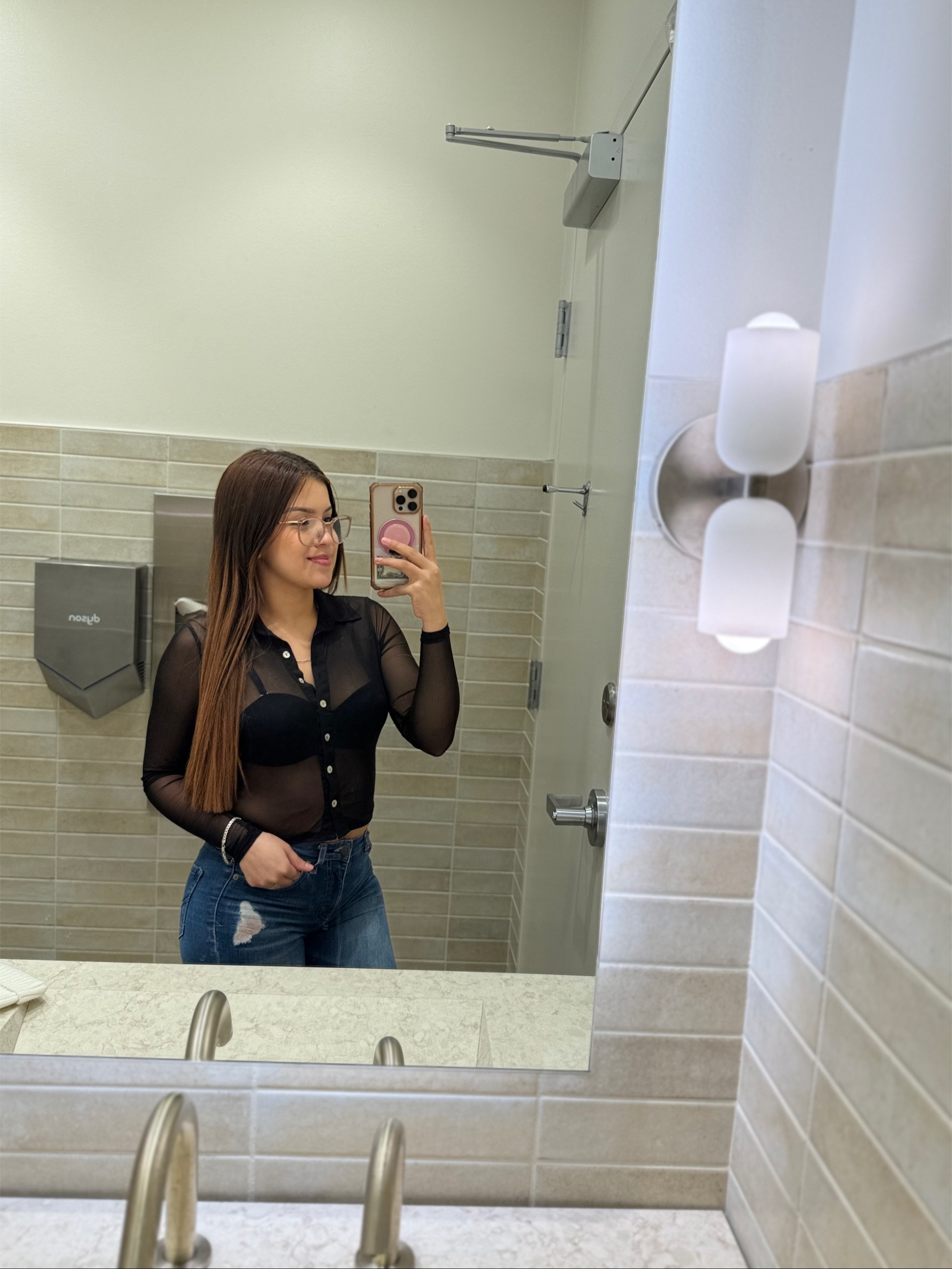 @Naye🌹🌈