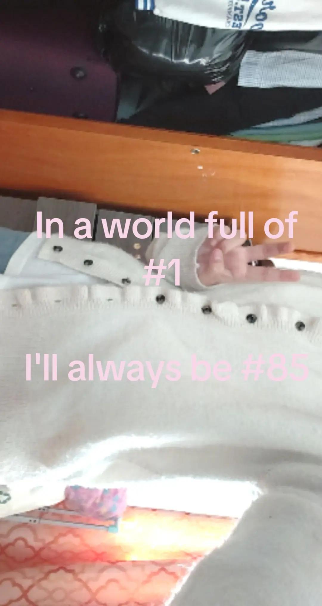 @𝜗𝜚˚⋆ 🍙